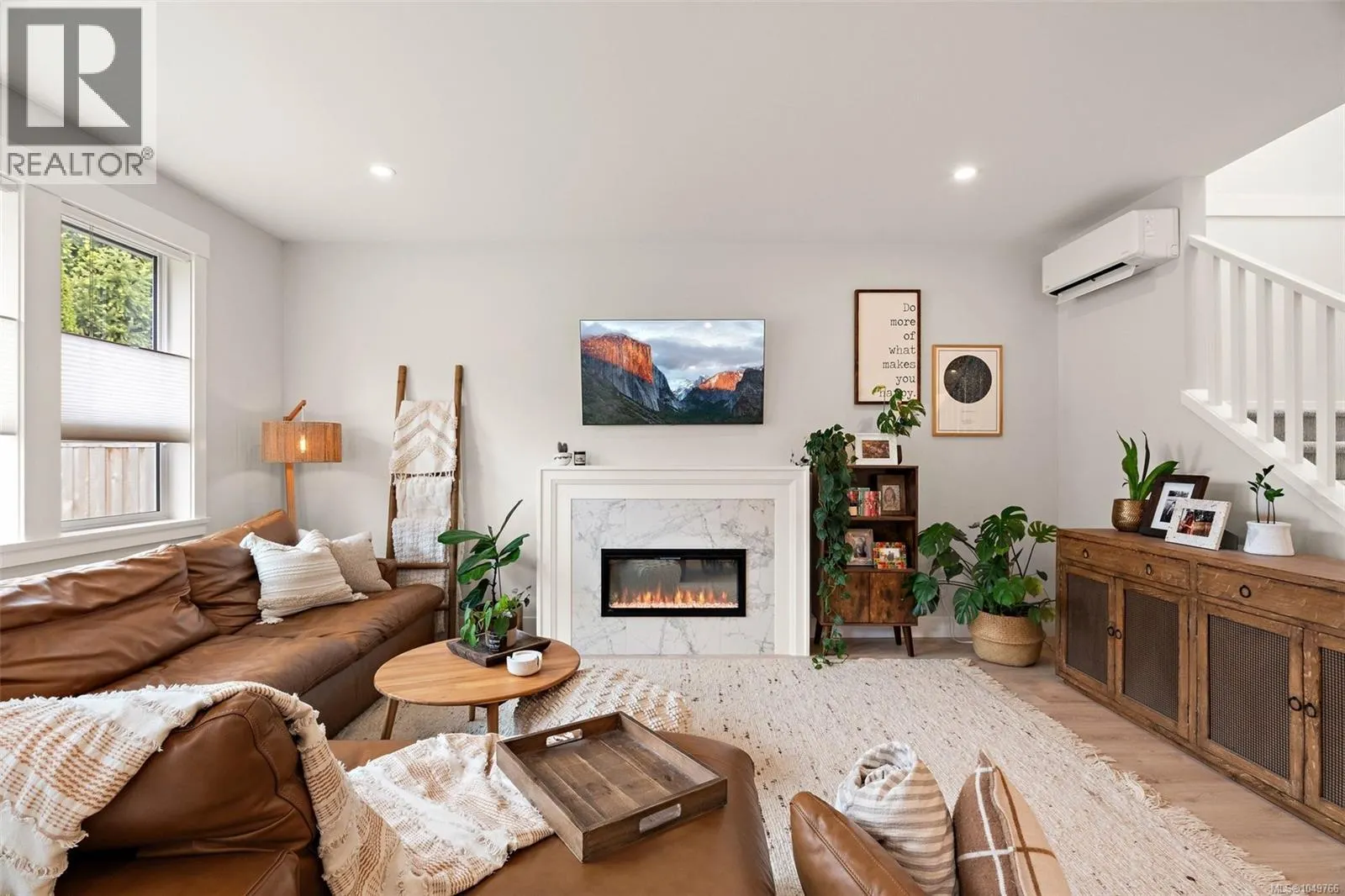 2274 Evelyn Lane