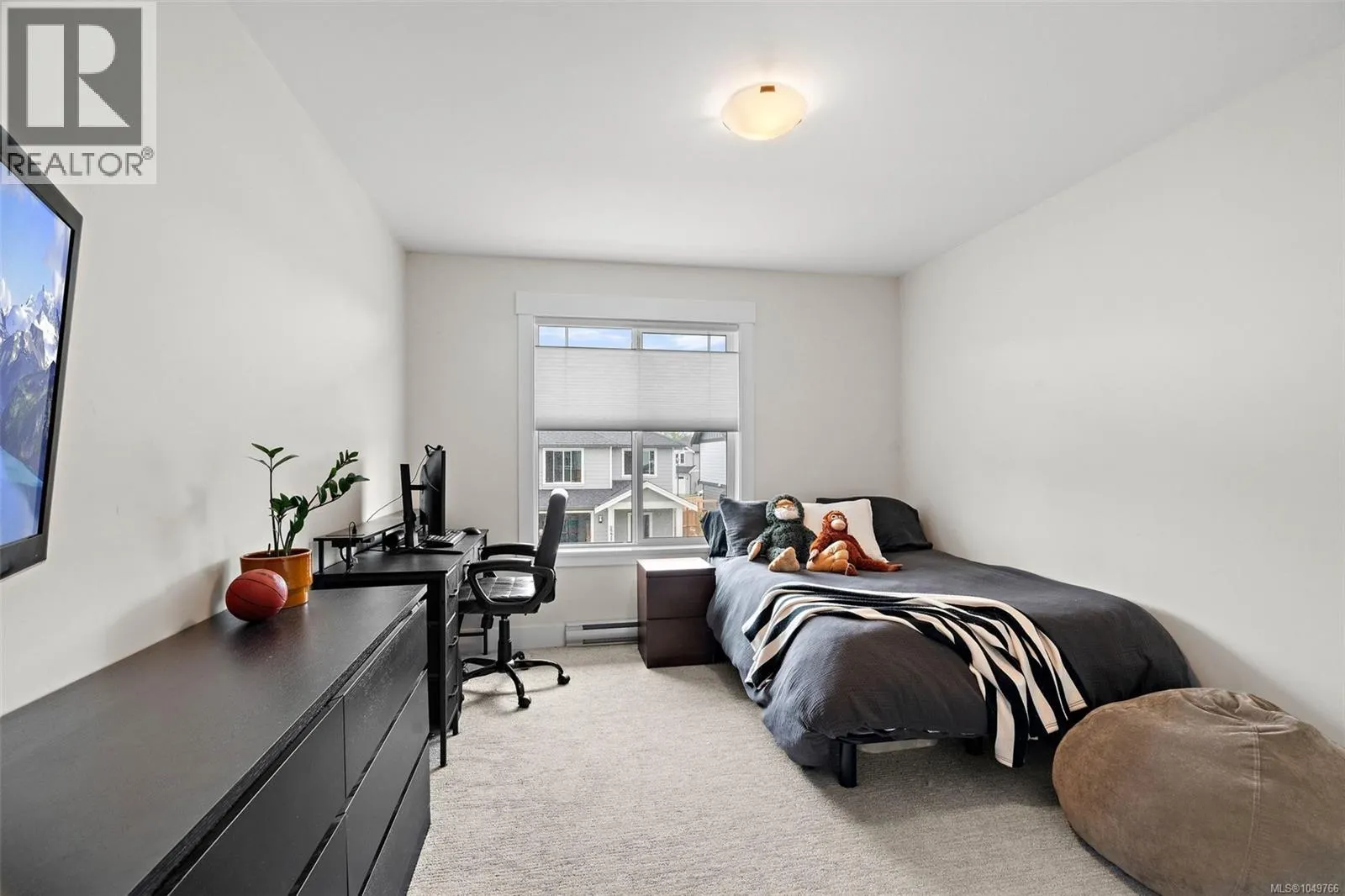 2274 Evelyn Lane