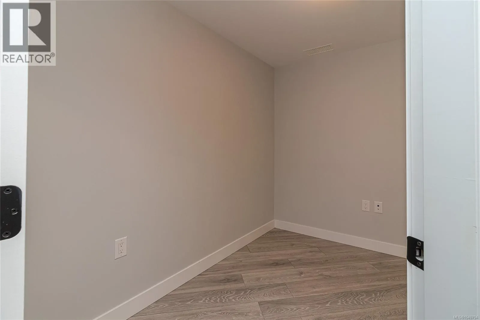 115 950 Whirlaway Cres