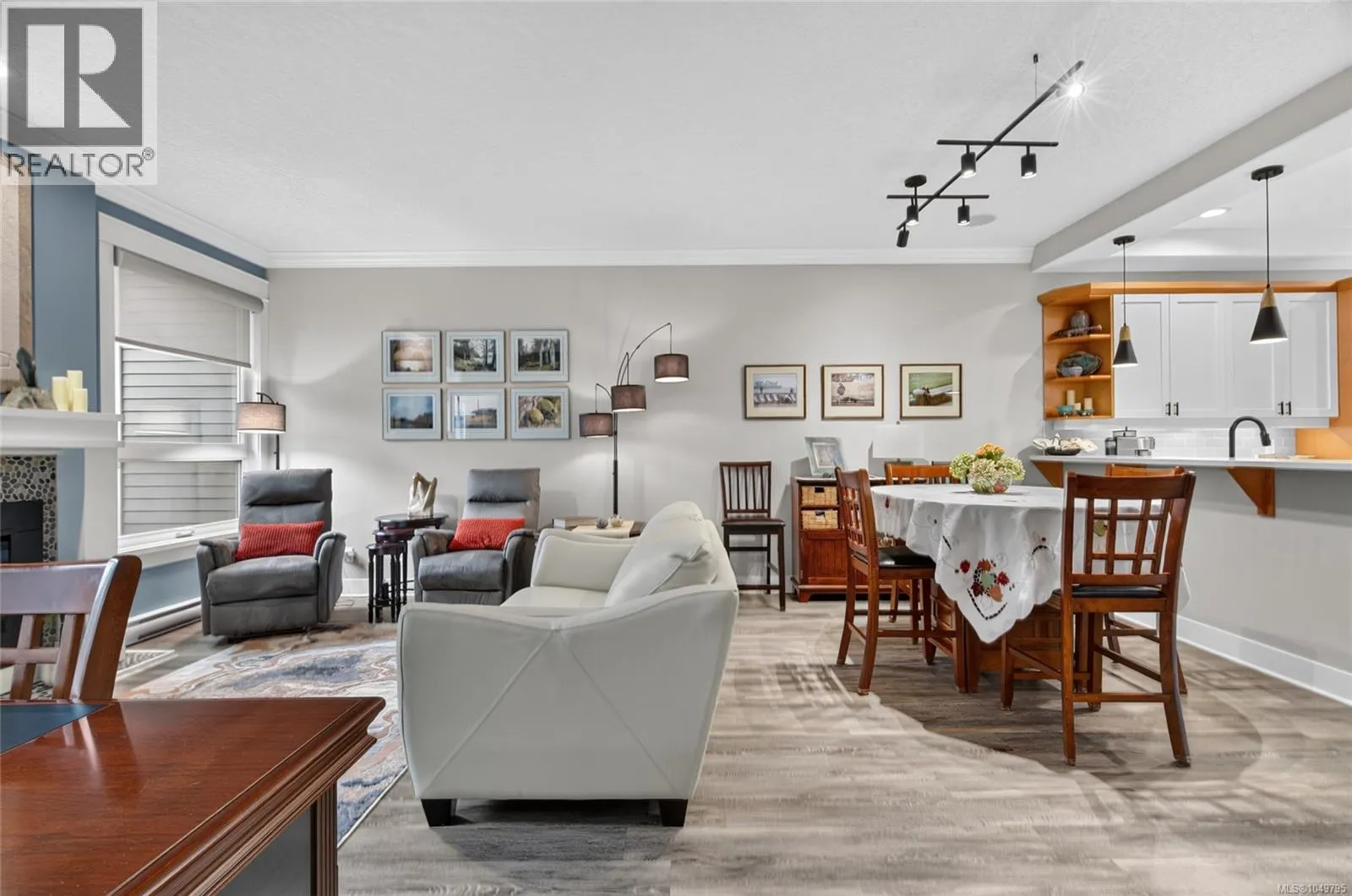 2B 7250 West Saanich Rd