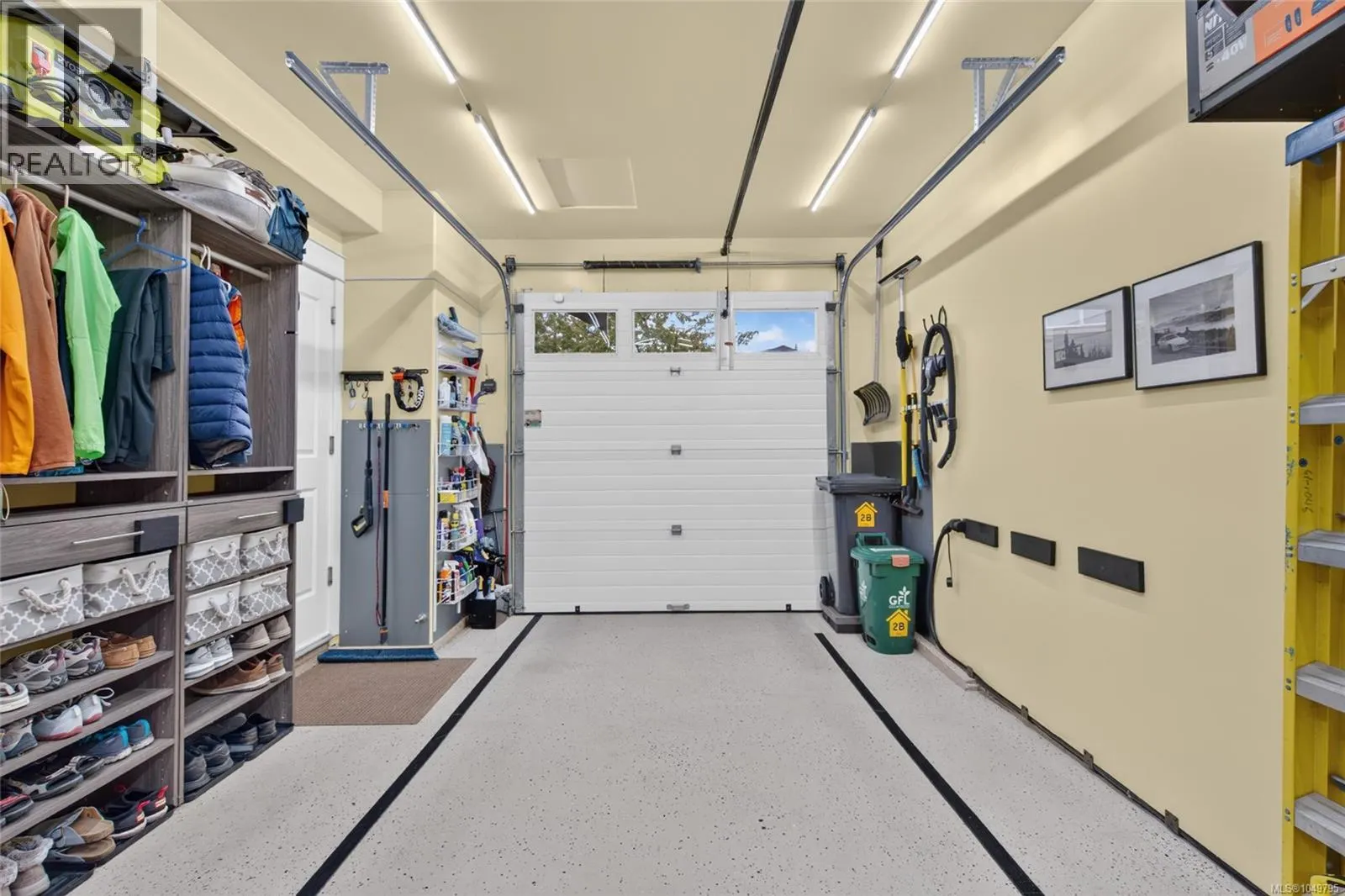 2B 7250 West Saanich Rd