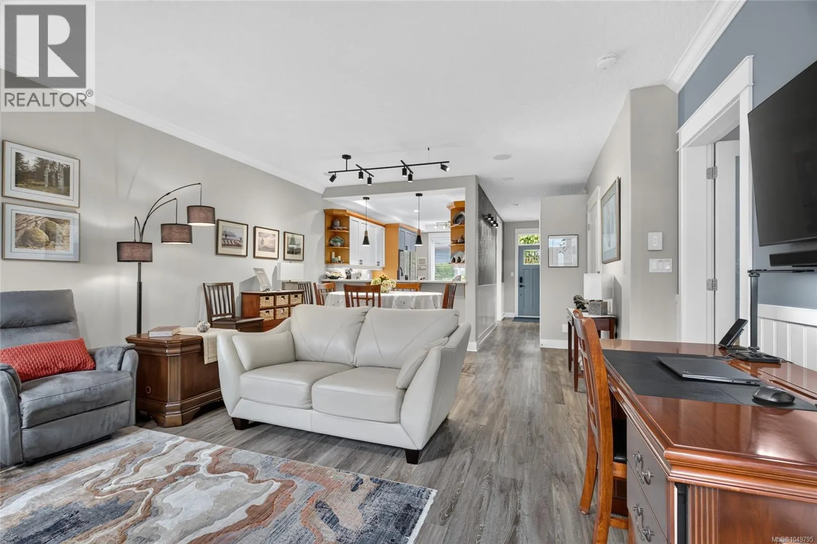2B 7250 West Saanich Rd