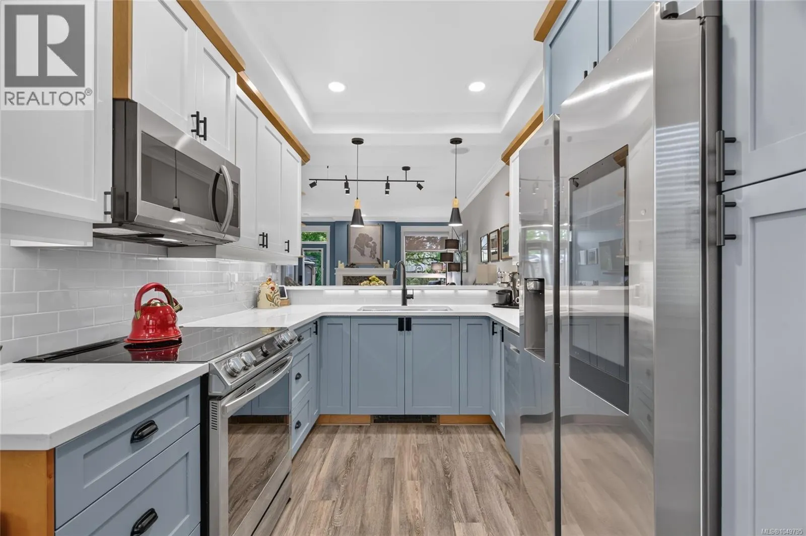 2B 7250 West Saanich Rd