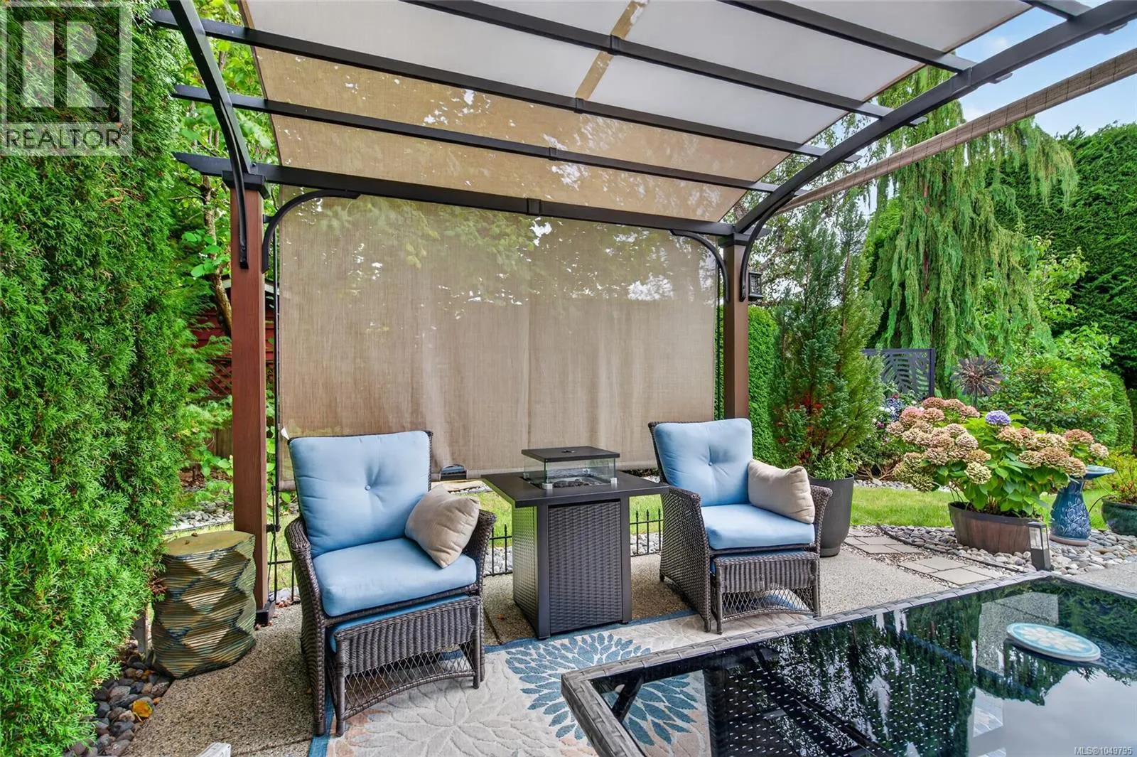 2B 7250 West Saanich Rd