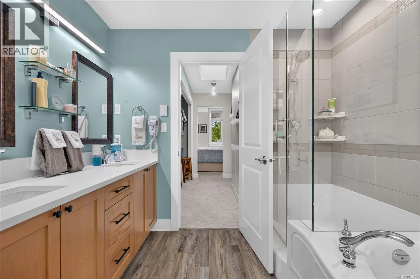 2B 7250 West Saanich Rd