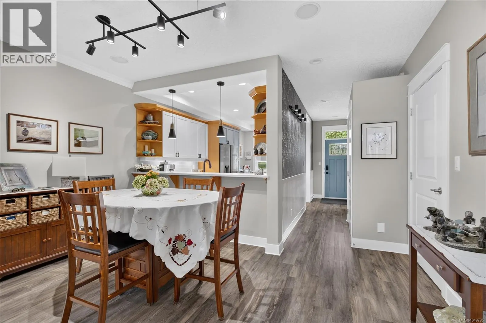 2B 7250 West Saanich Rd