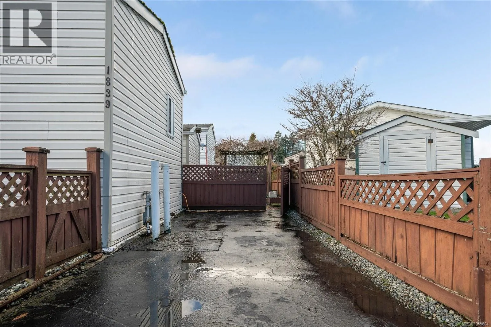 1839 Valley Oak Dr