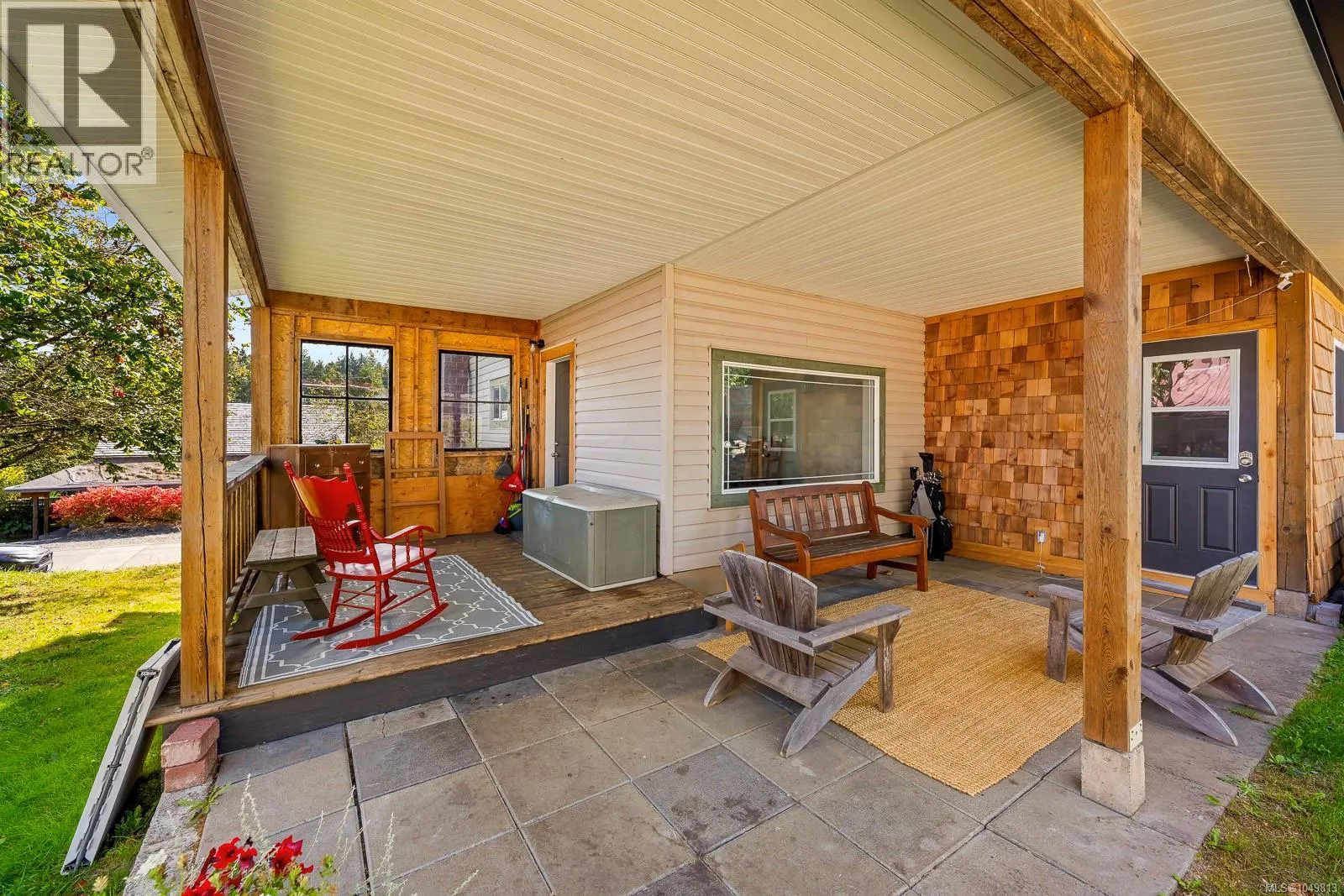 2612 Dunsmuir Ave