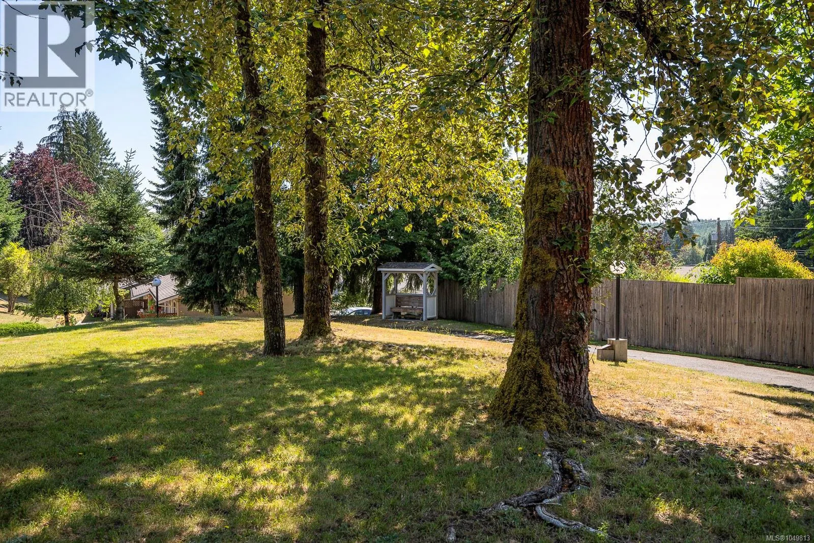 2612 Dunsmuir Ave