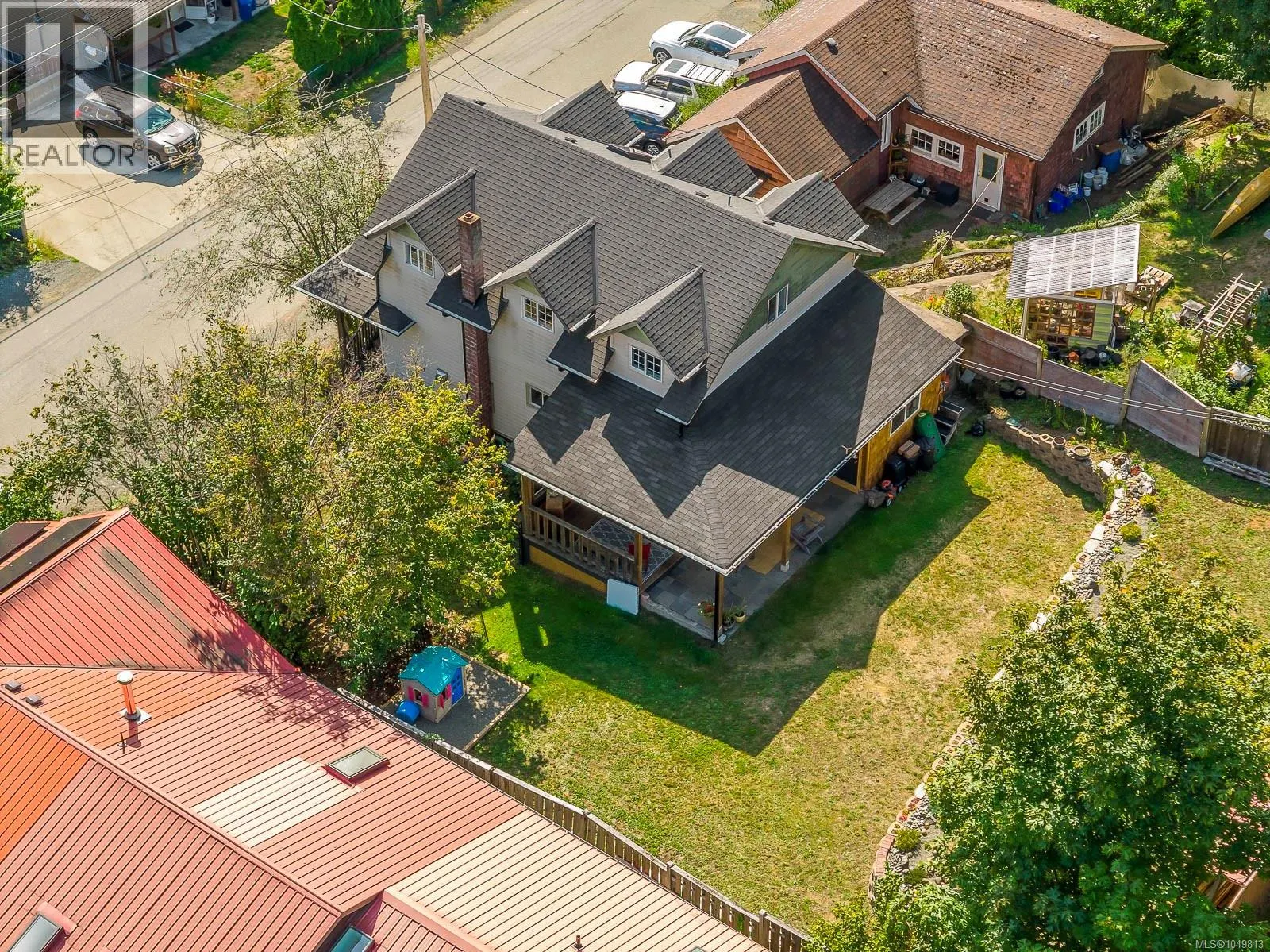 2612 Dunsmuir Ave