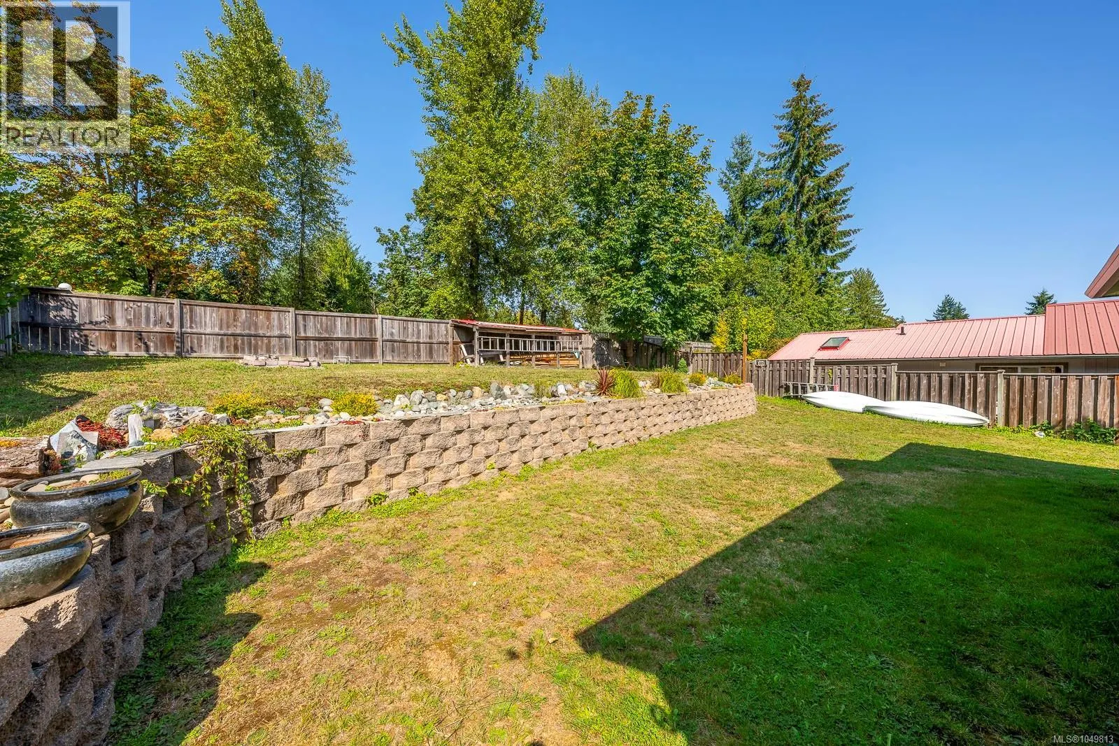 2612 Dunsmuir Ave