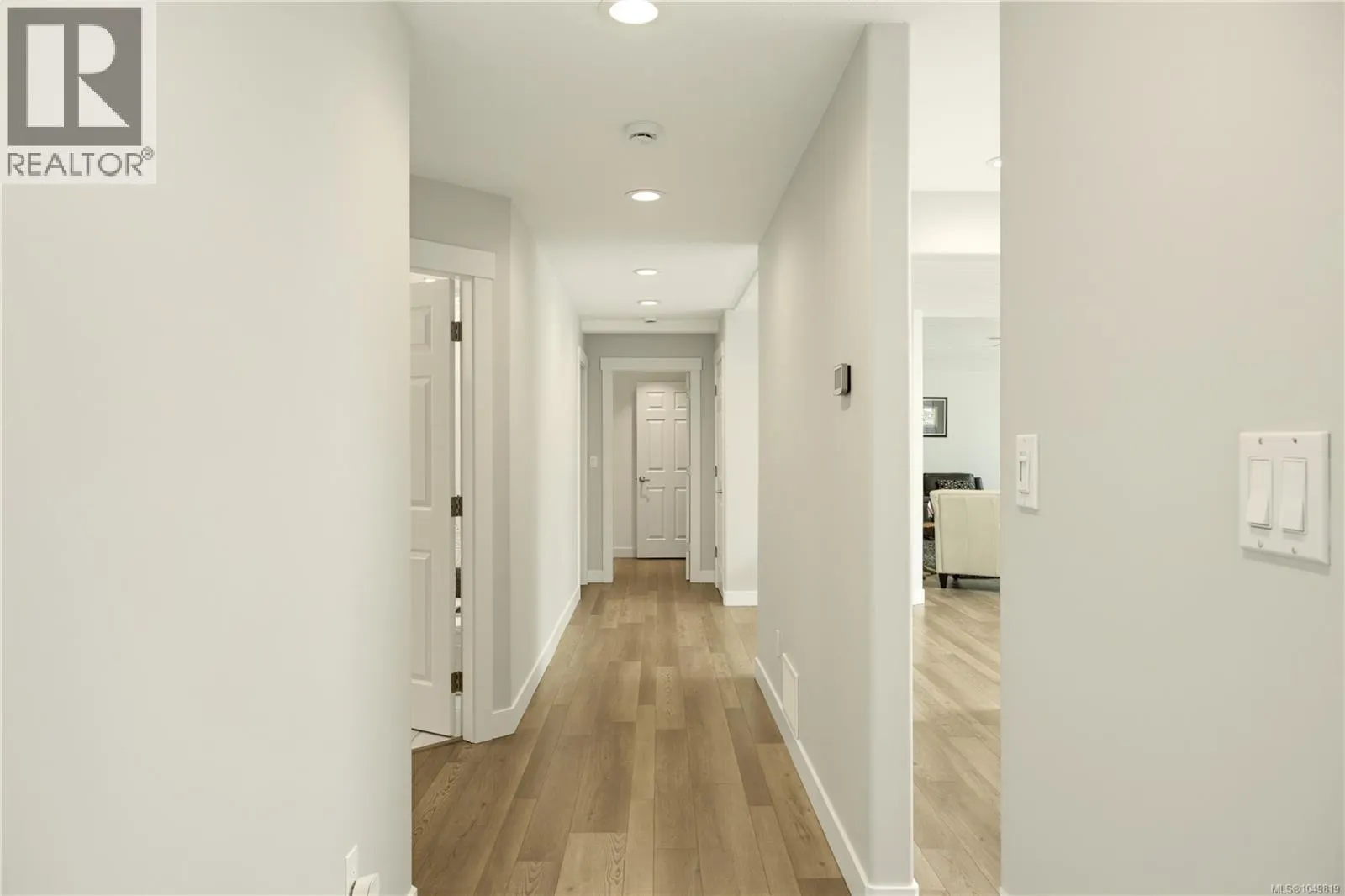 967 Woodpecker Pl