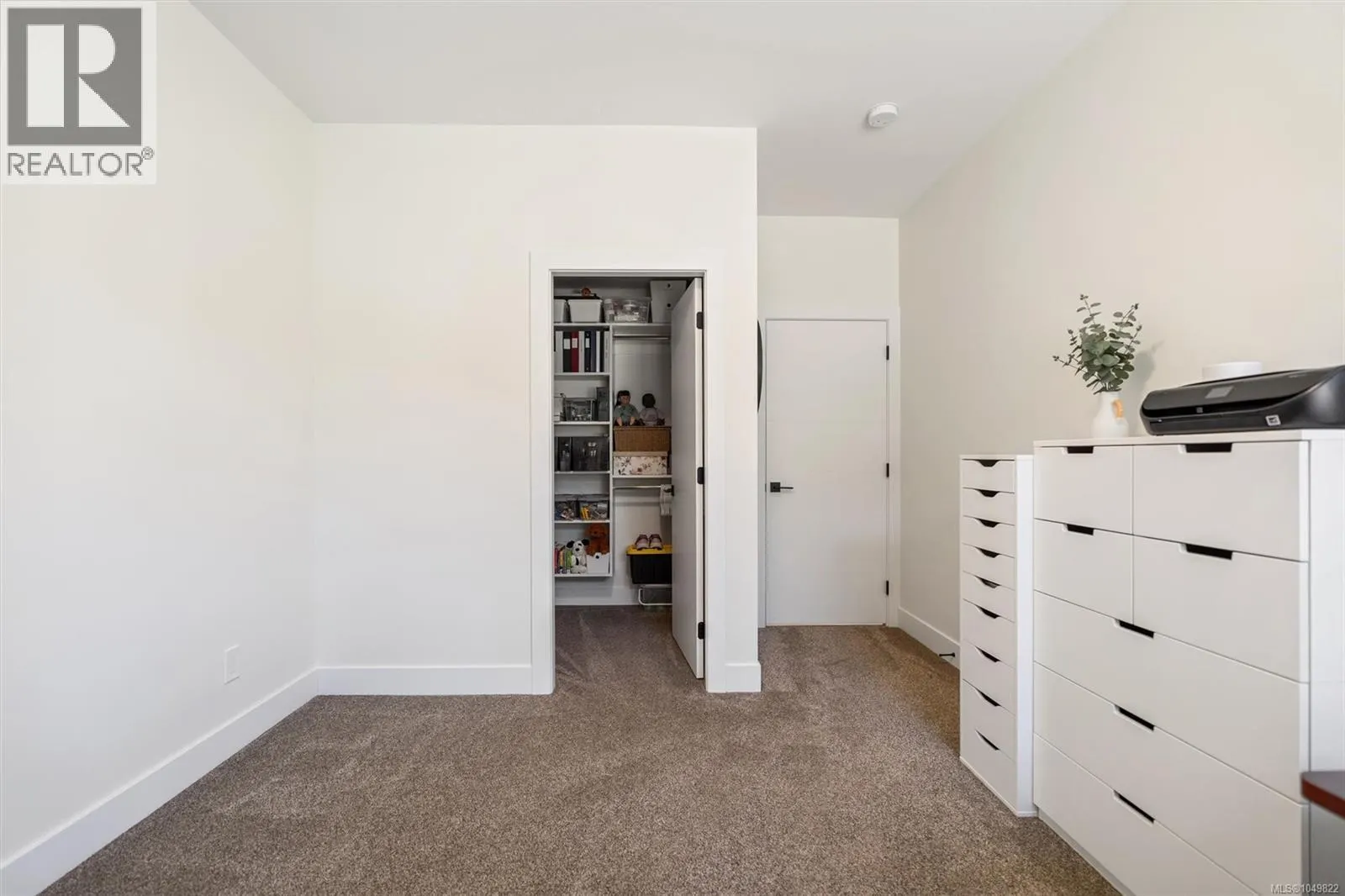 2423 Azurite Cres