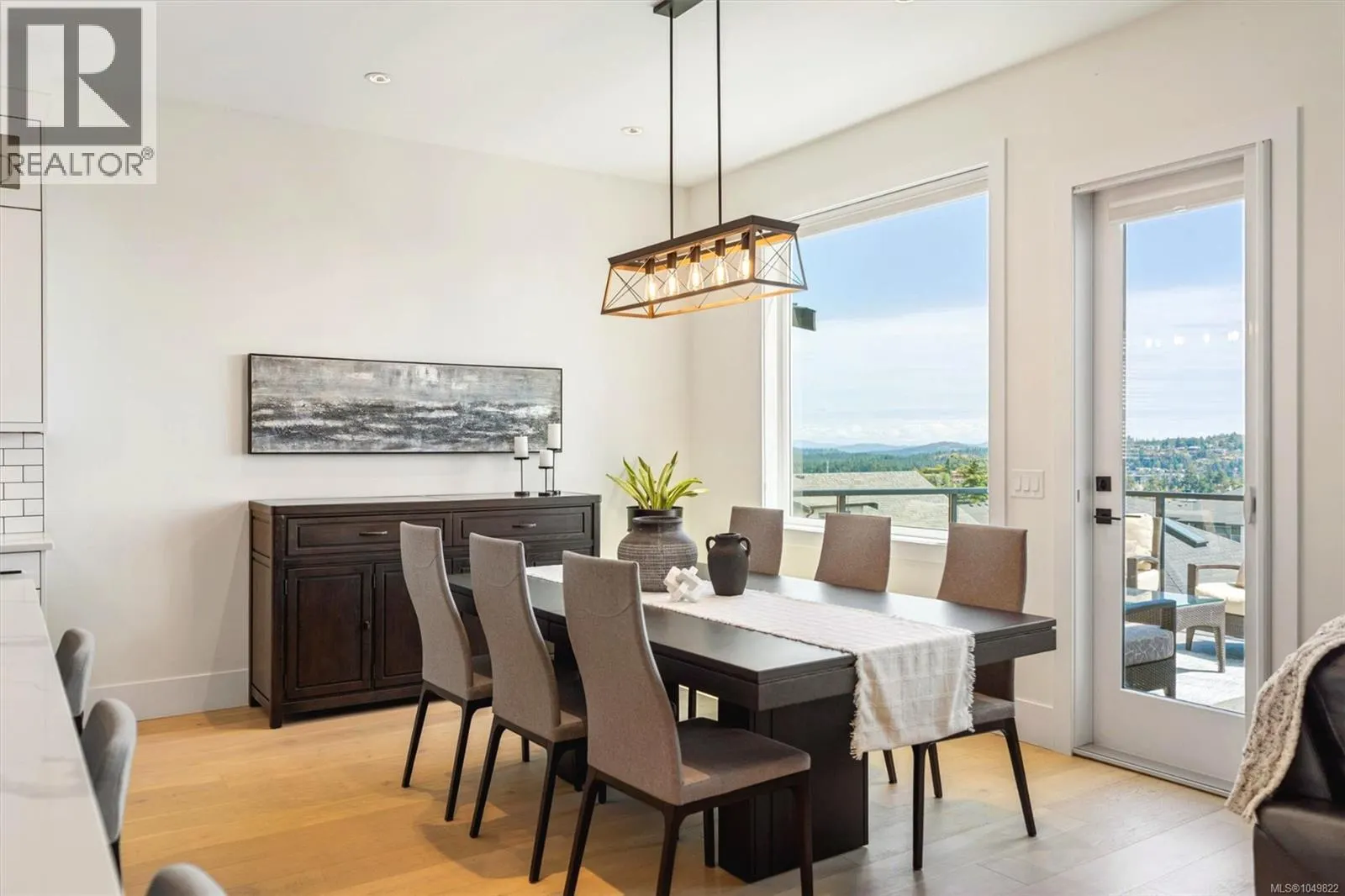 2423 Azurite Cres