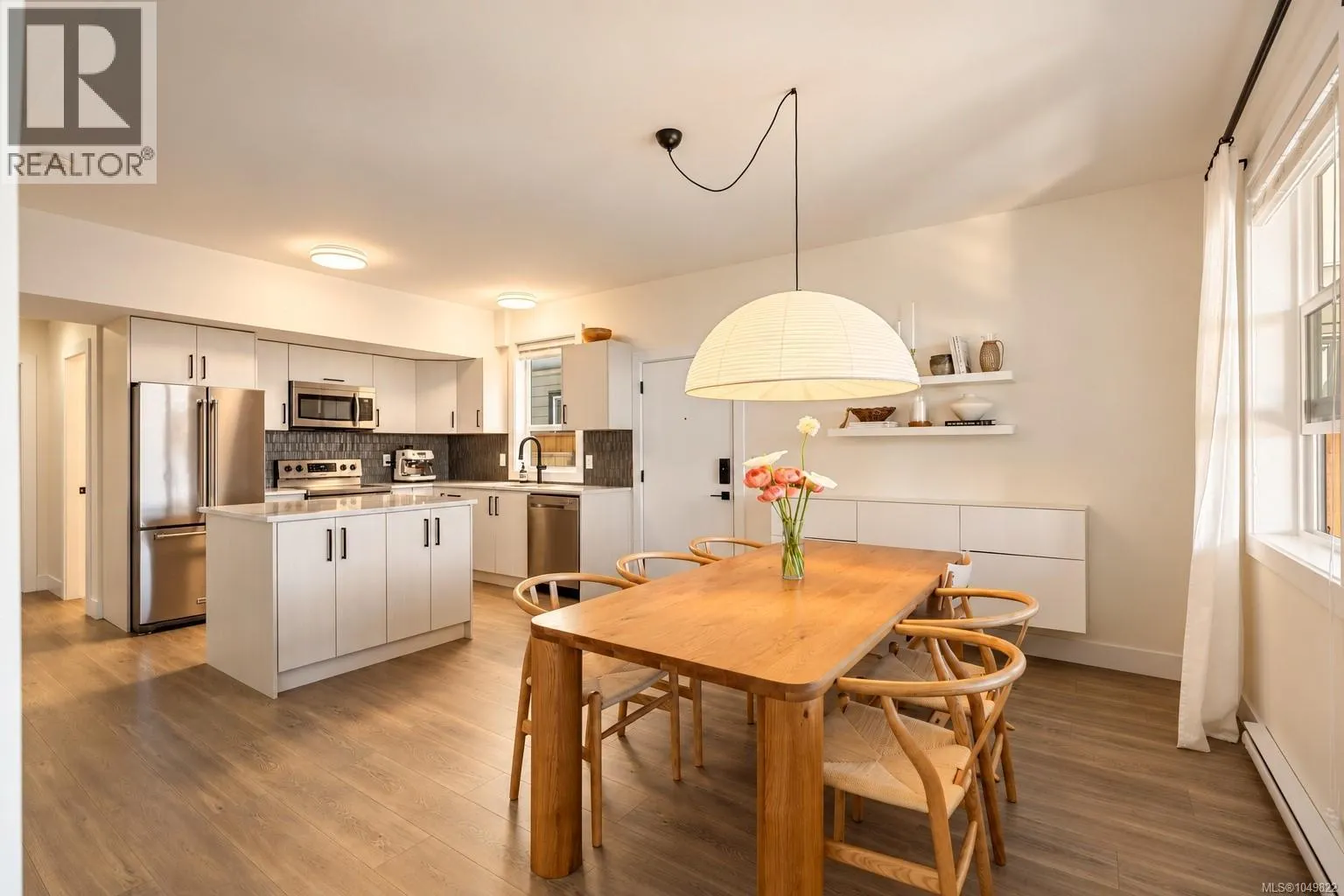 2423 Azurite Cres