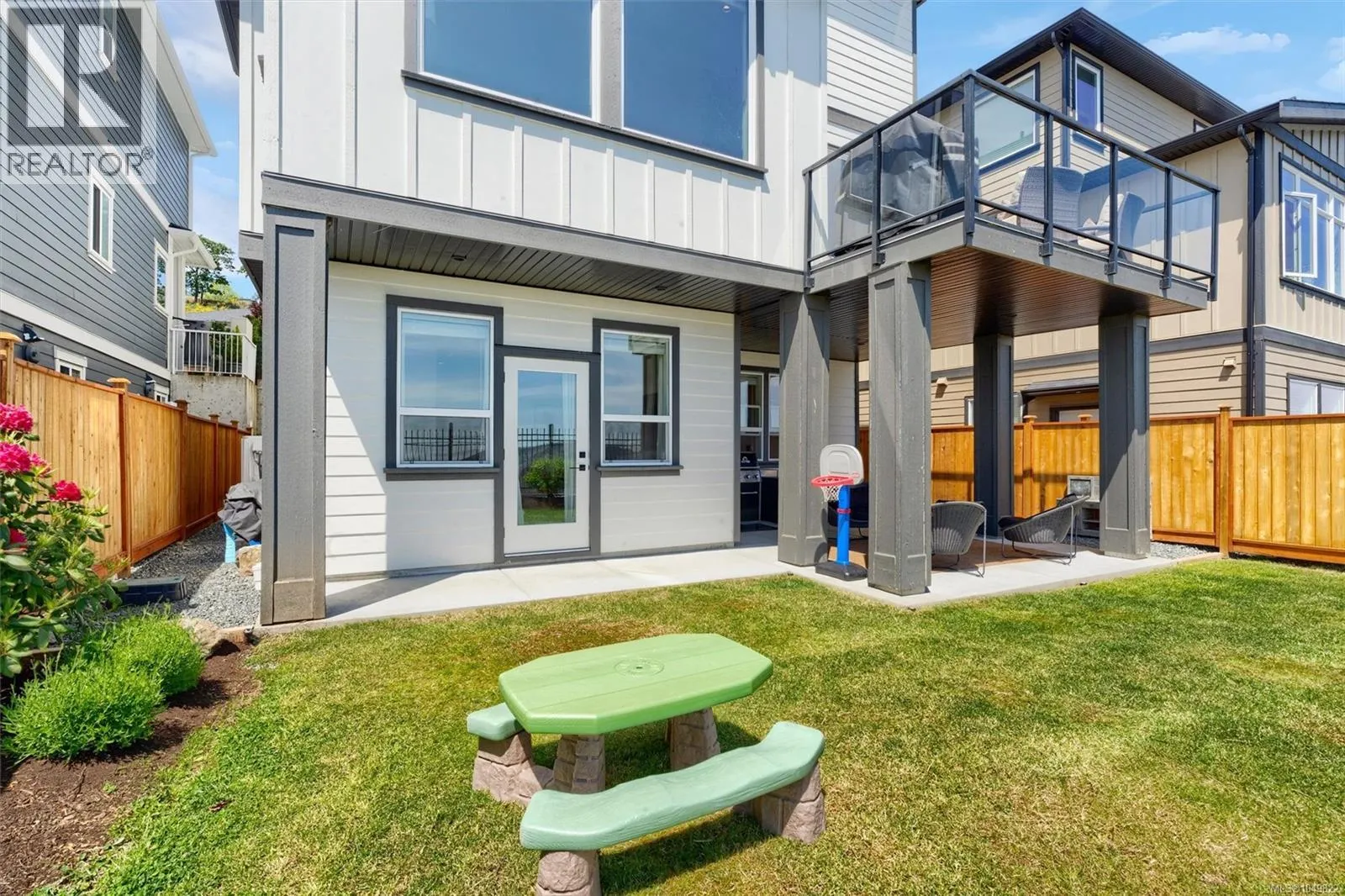 2423 Azurite Cres