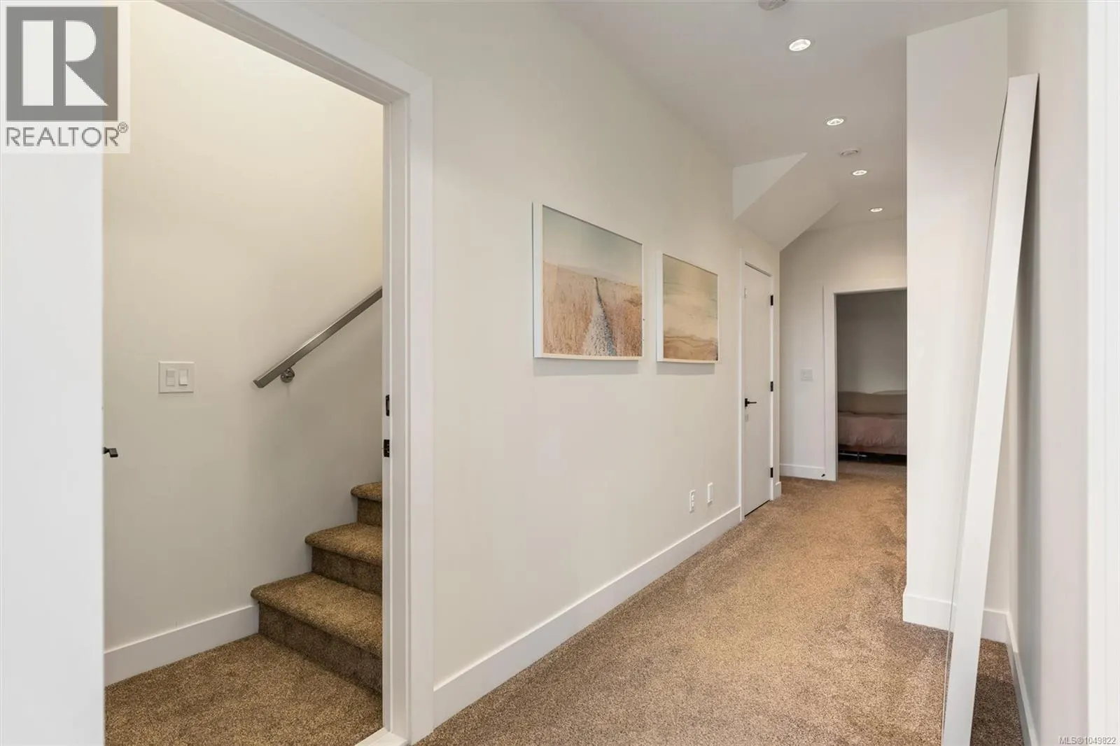 2423 Azurite Cres
