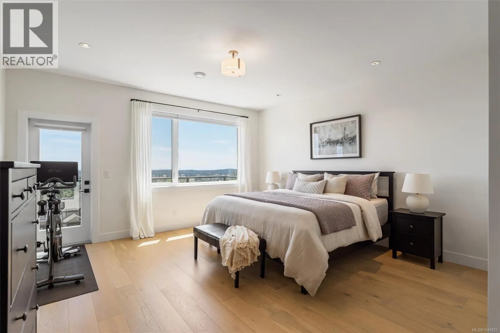 2423 Azurite Cres