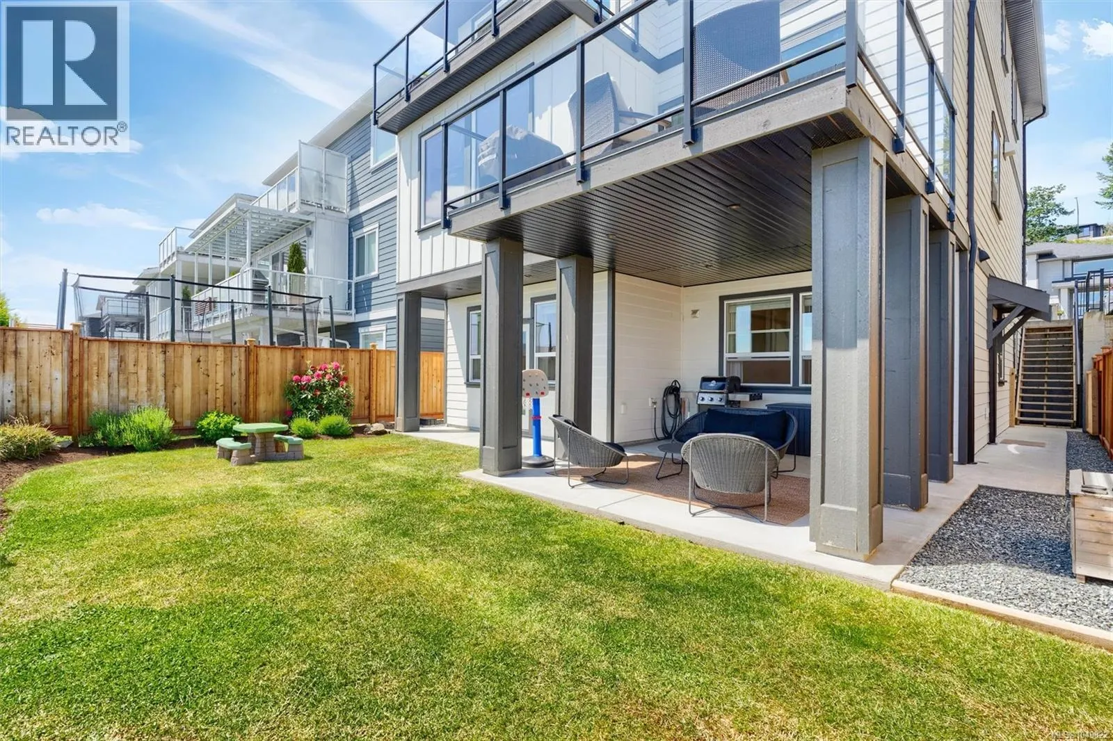 2423 Azurite Cres