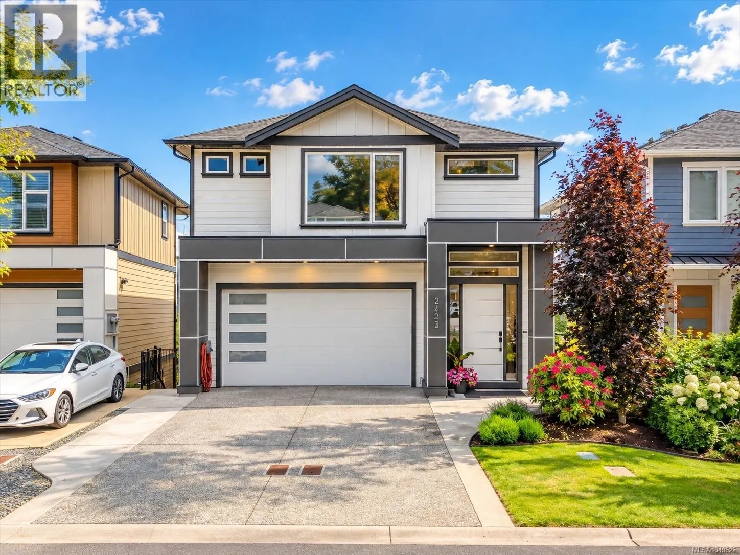 2423 Azurite Cres