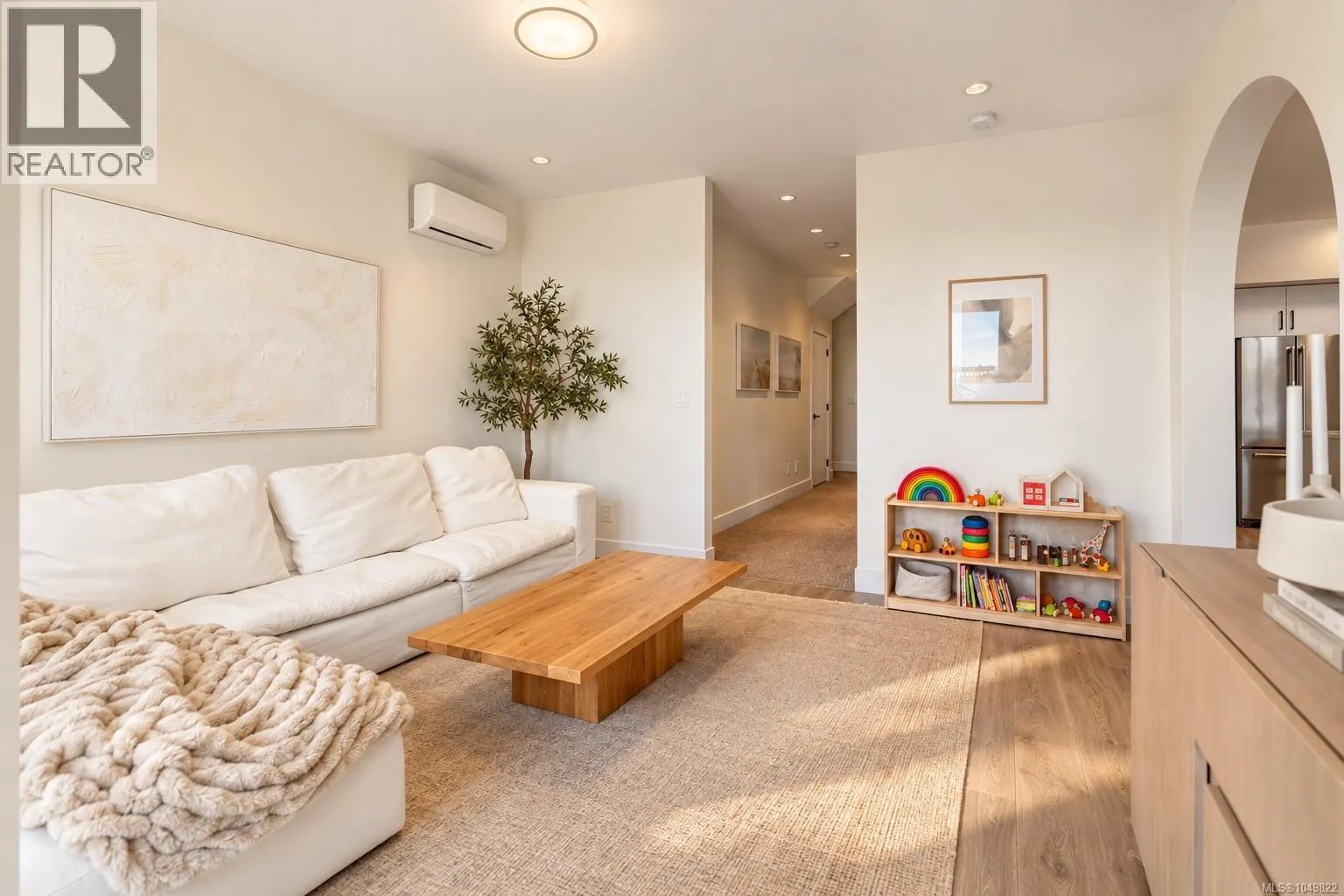2423 Azurite Cres