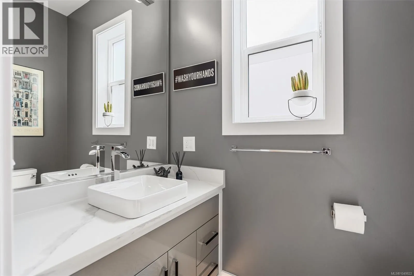 2423 Azurite Cres