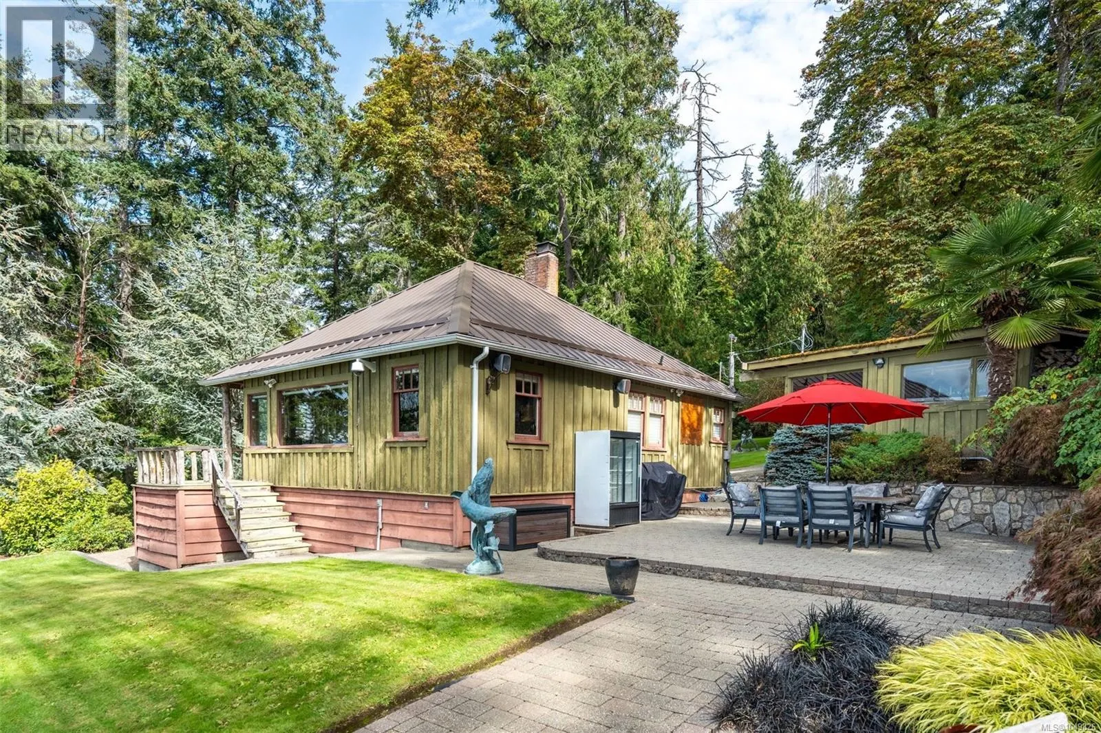 8530 & 8520 West Saanich Rd