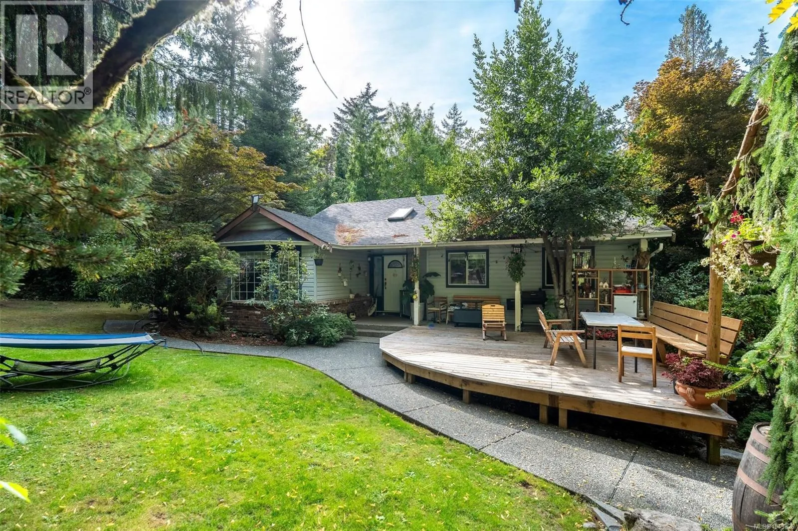 8530 & 8520 West Saanich Rd