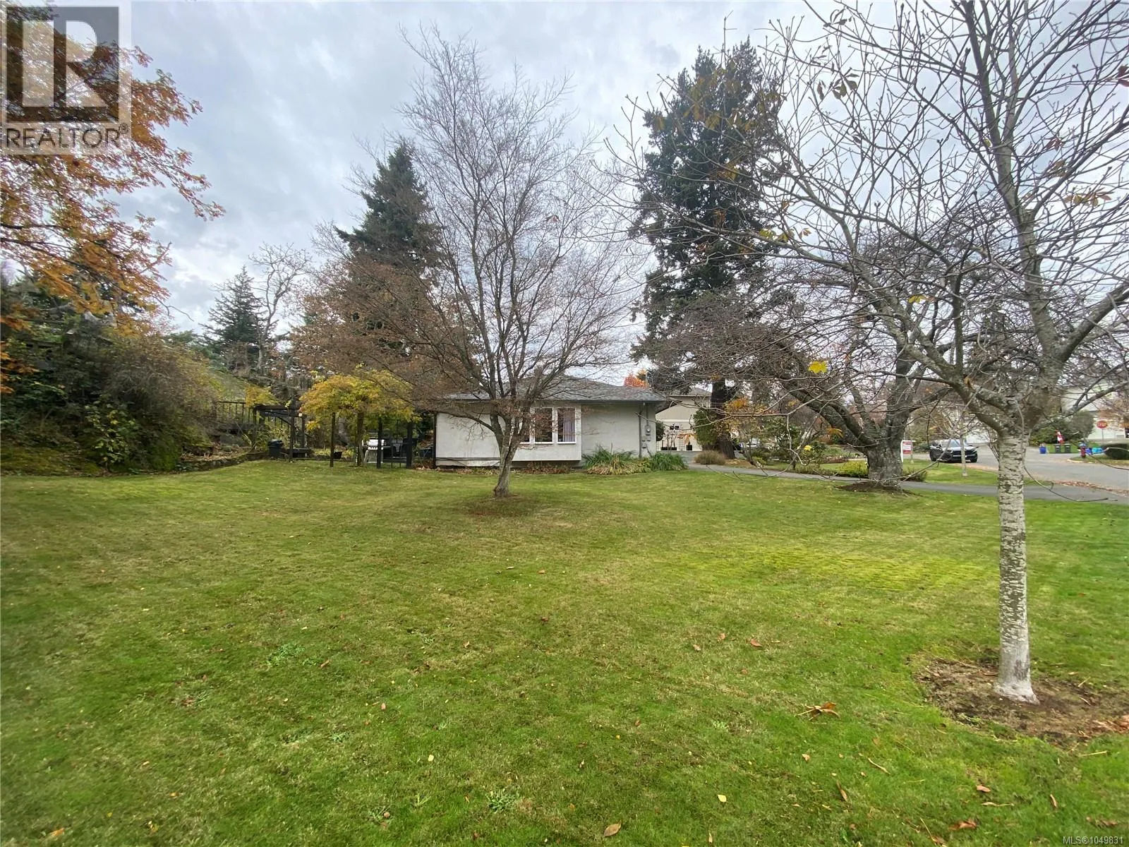 886 Cunningham Rd