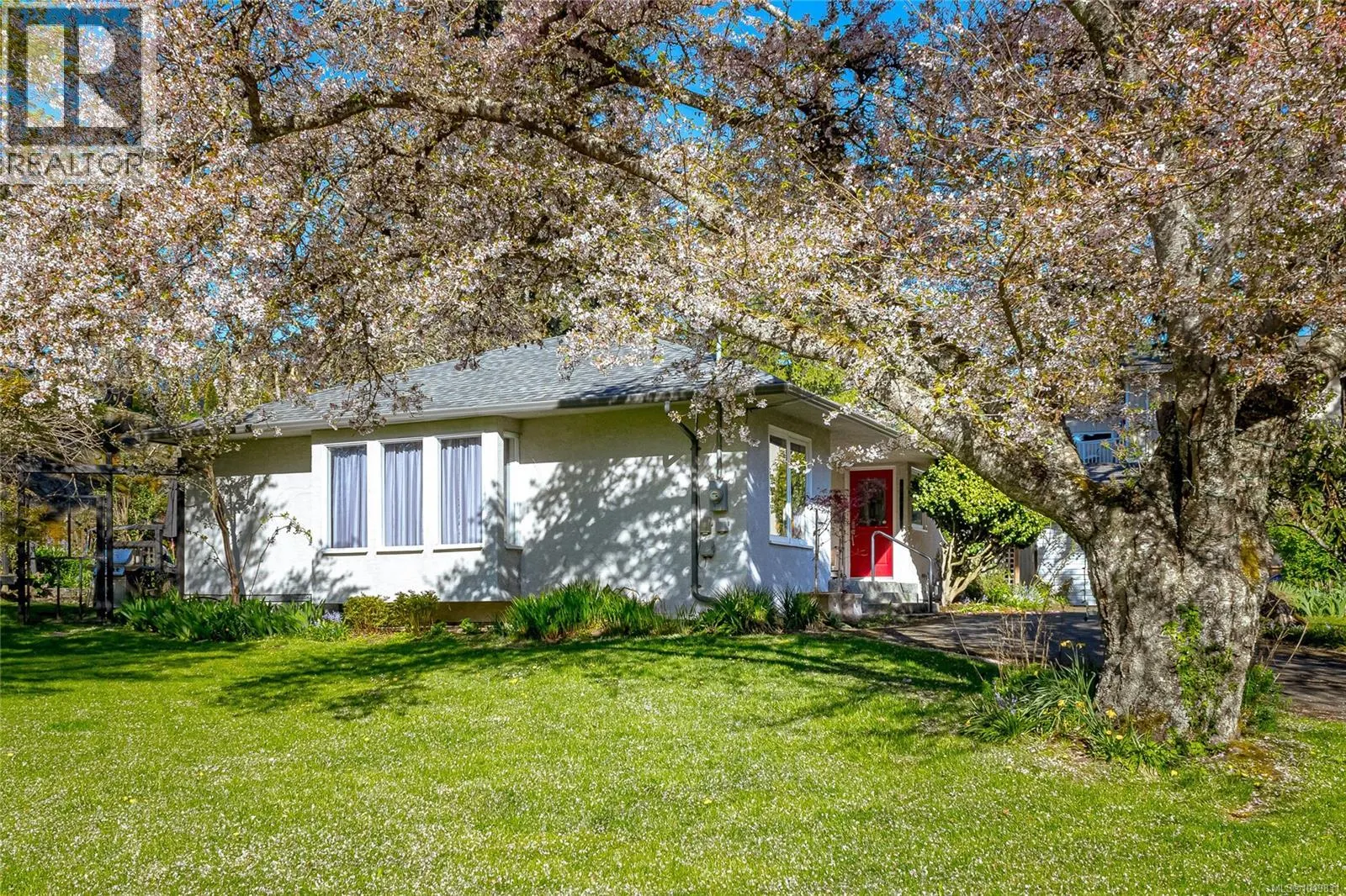 886 Cunningham Rd