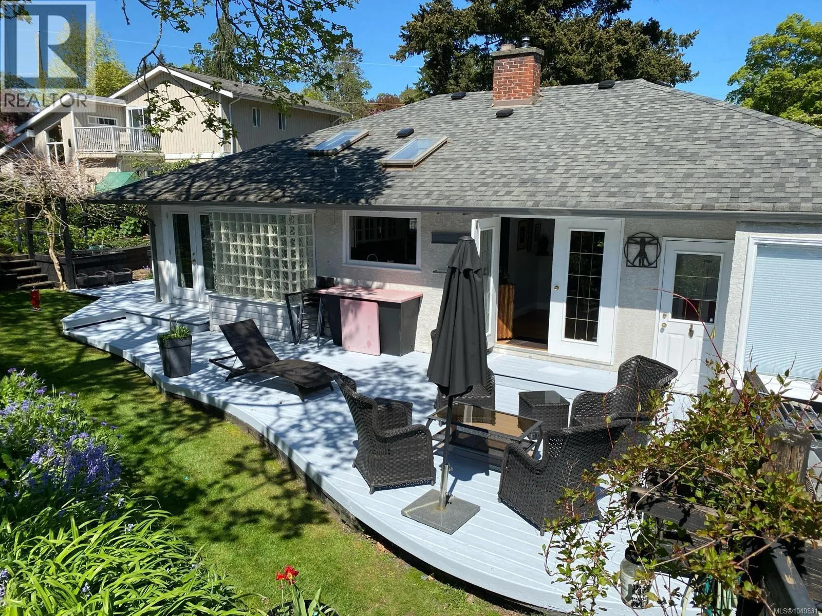 886 Cunningham Rd