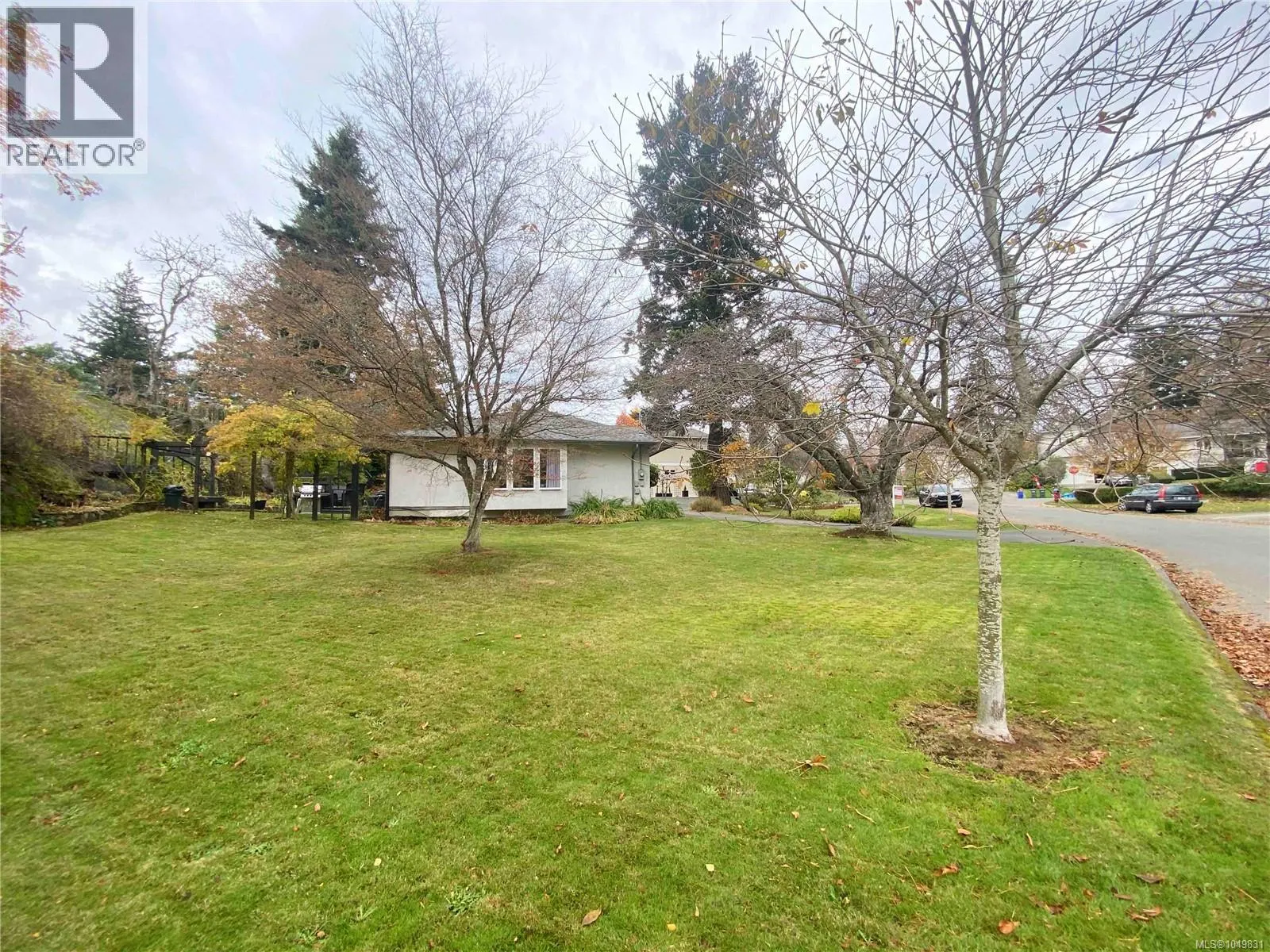 886 Cunningham Rd