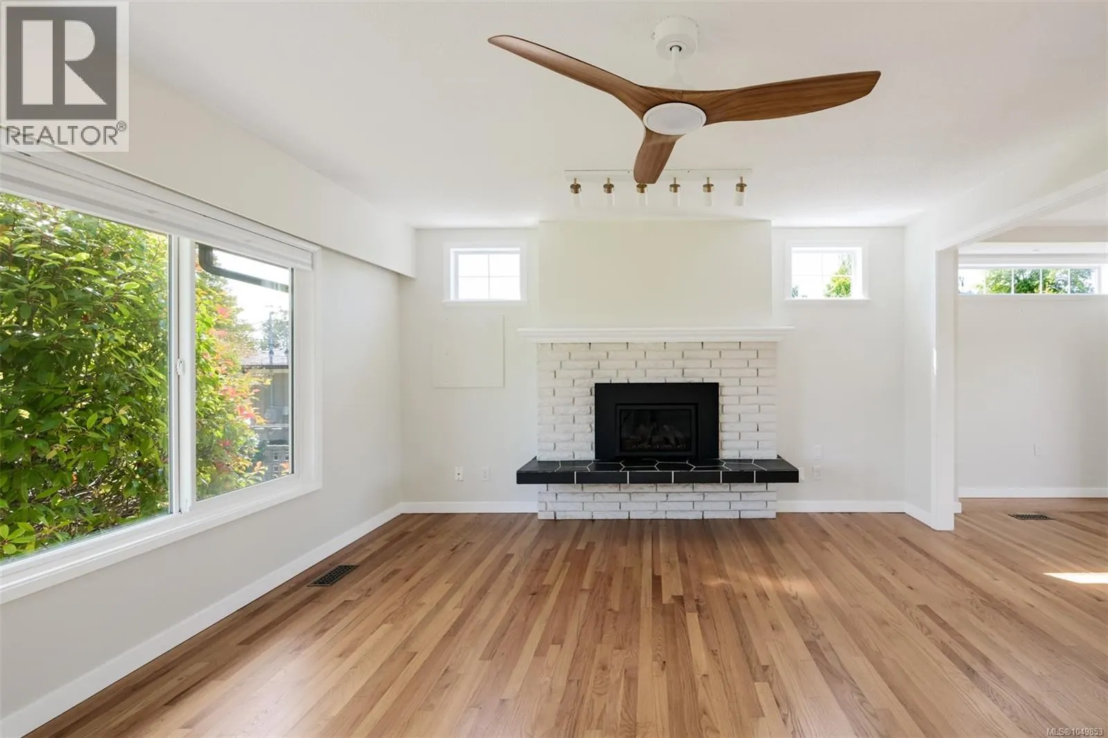 5348 Parker Ave