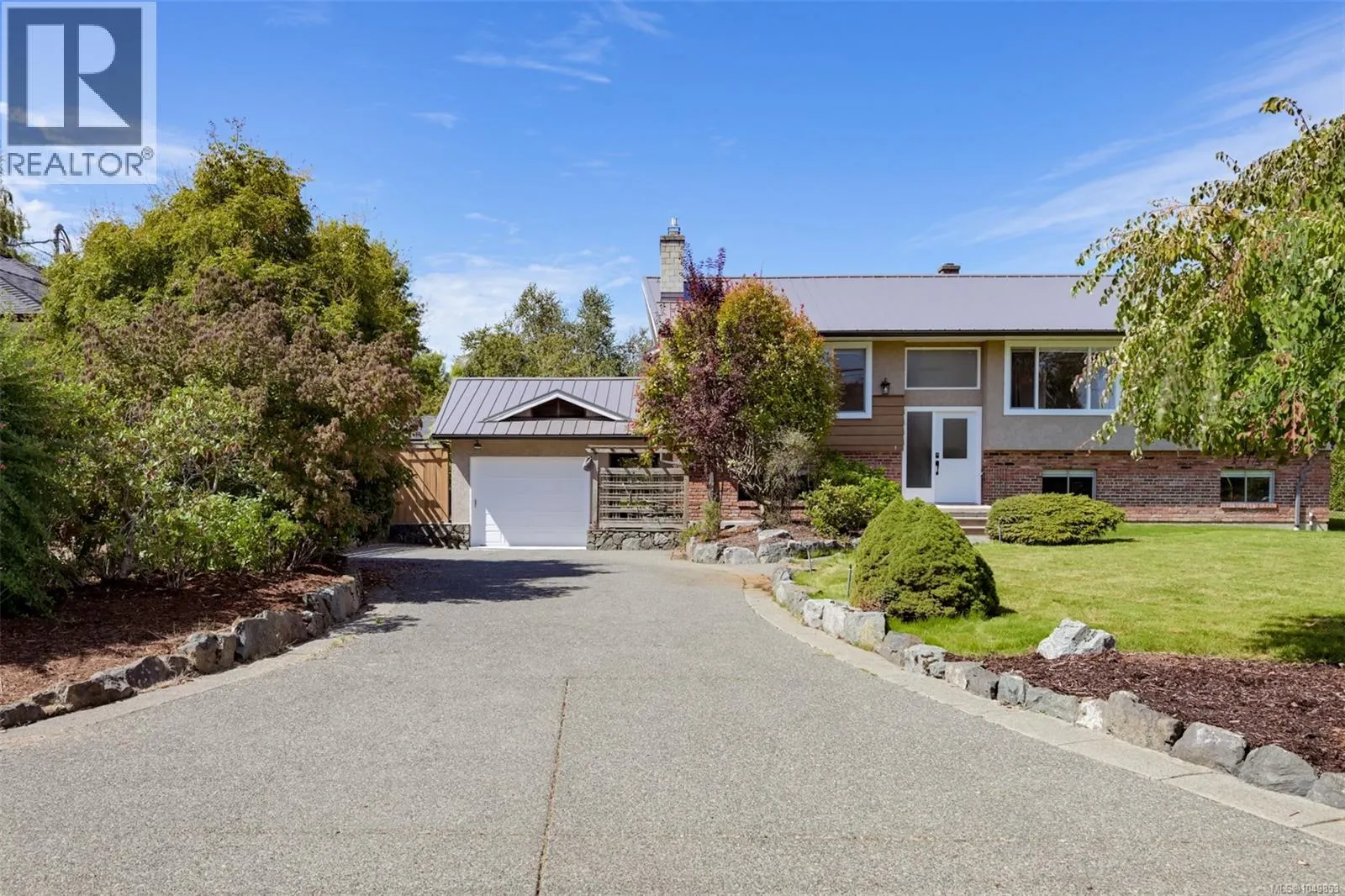 5348 Parker Ave