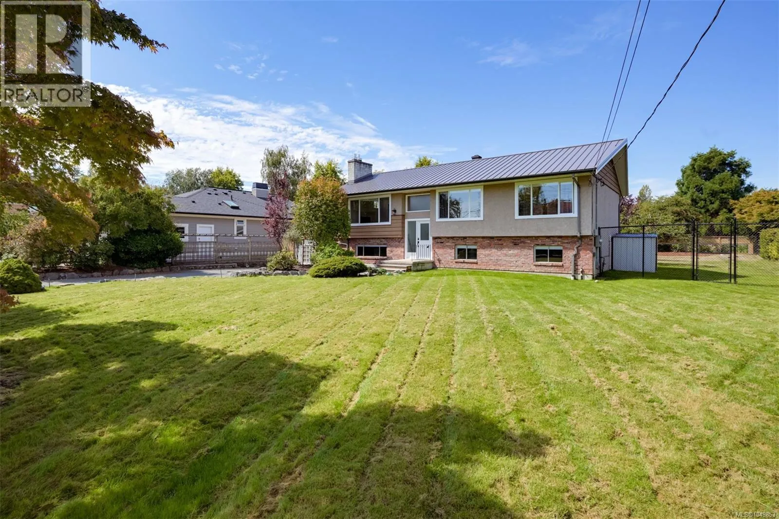 5348 Parker Ave