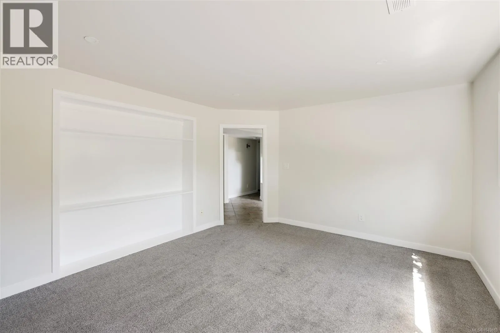 5348 Parker Ave