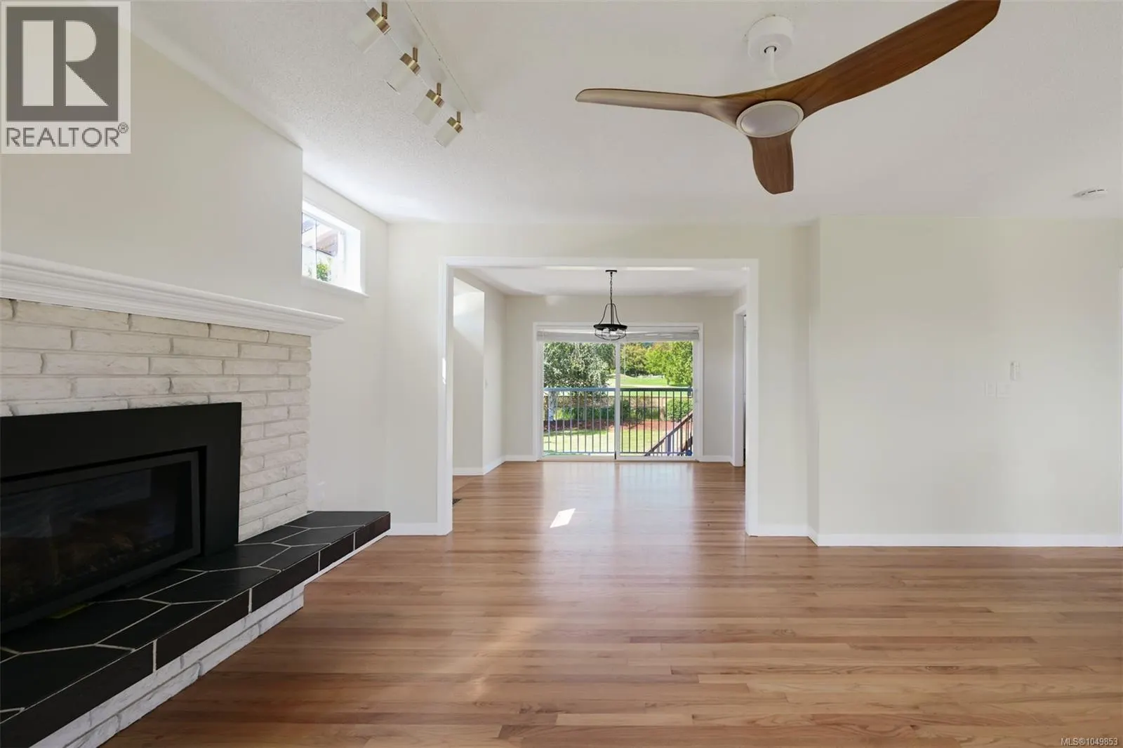 5348 Parker Ave