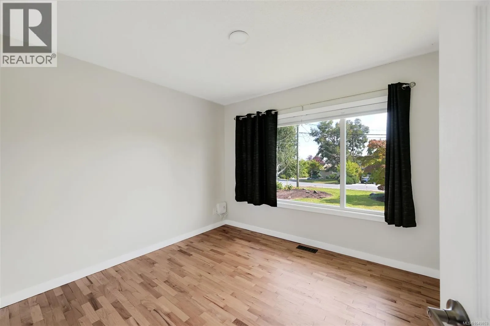 5348 Parker Ave