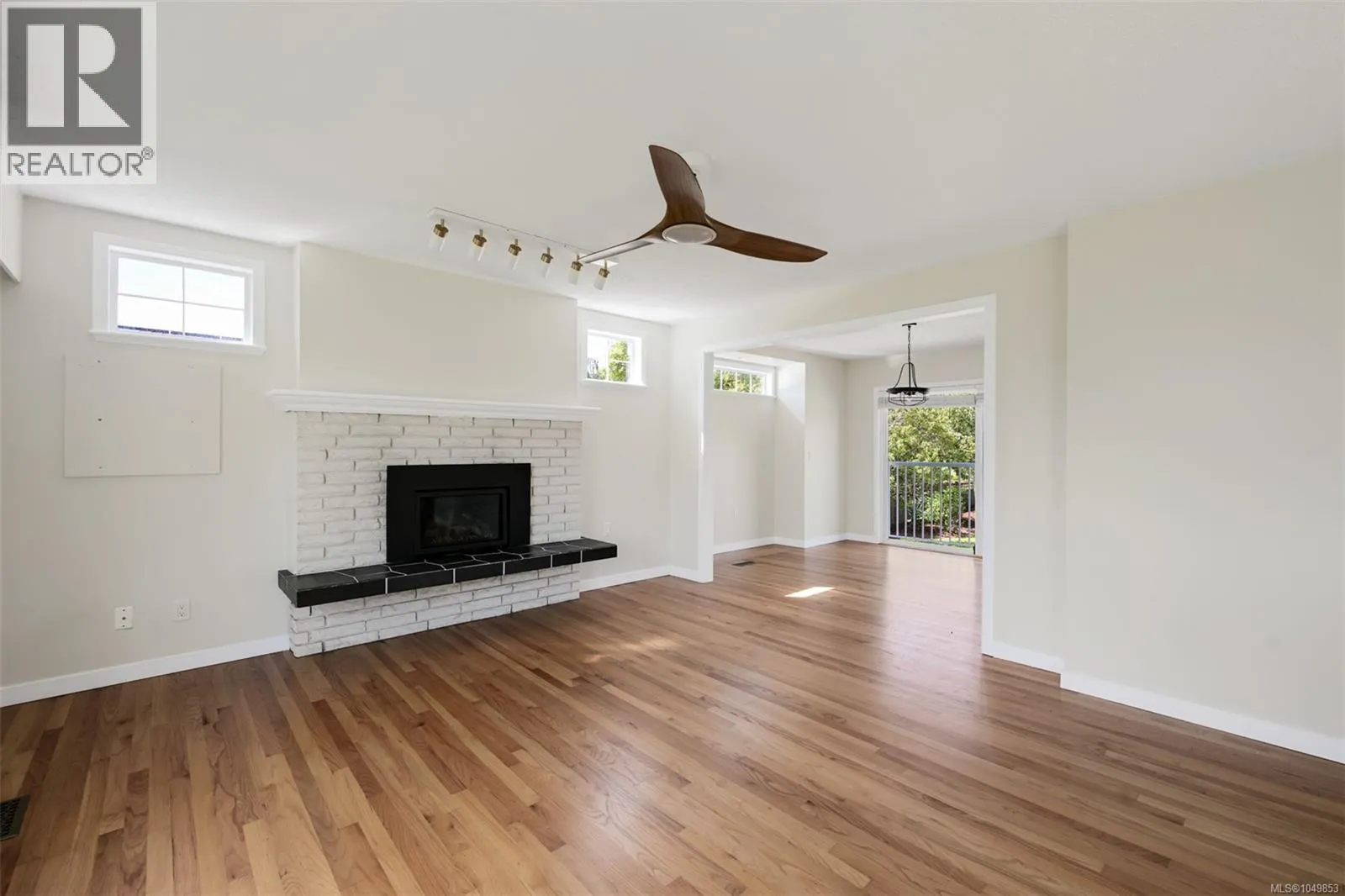 5348 Parker Ave