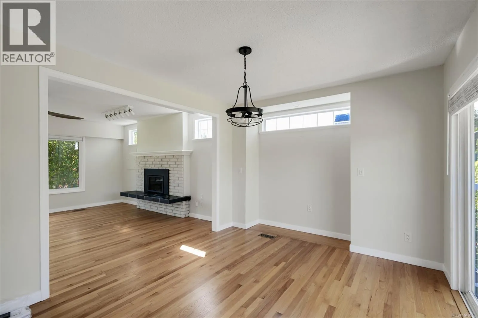 5348 Parker Ave