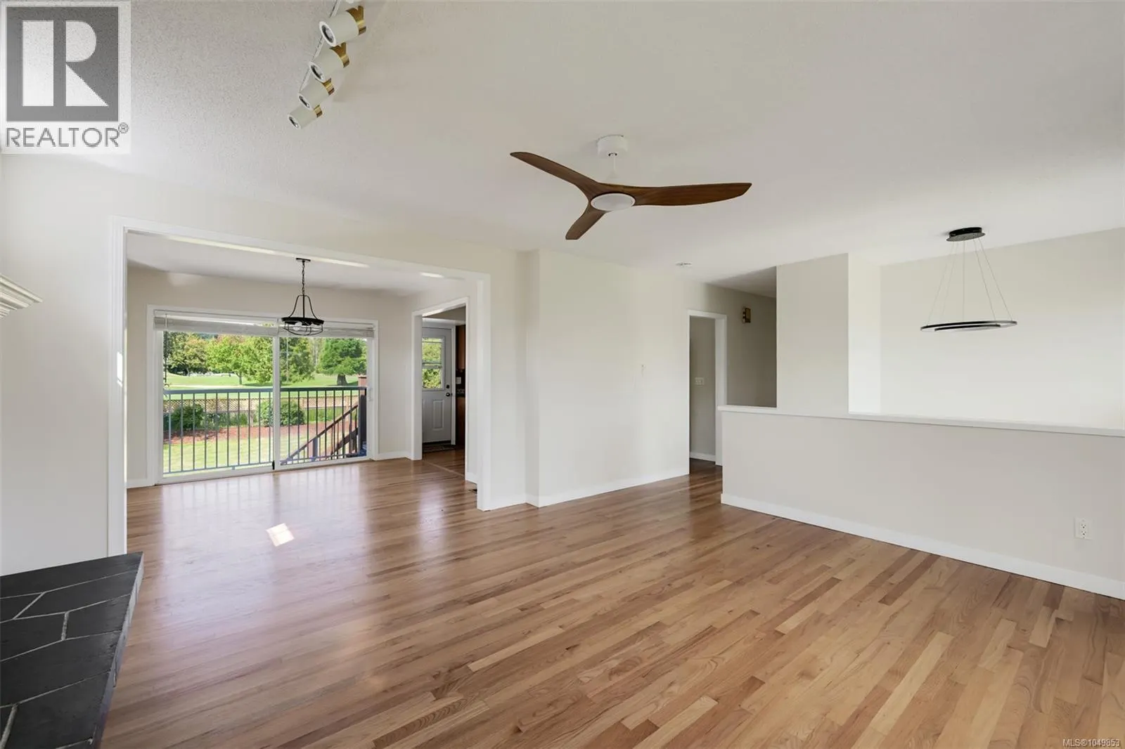 5348 Parker Ave
