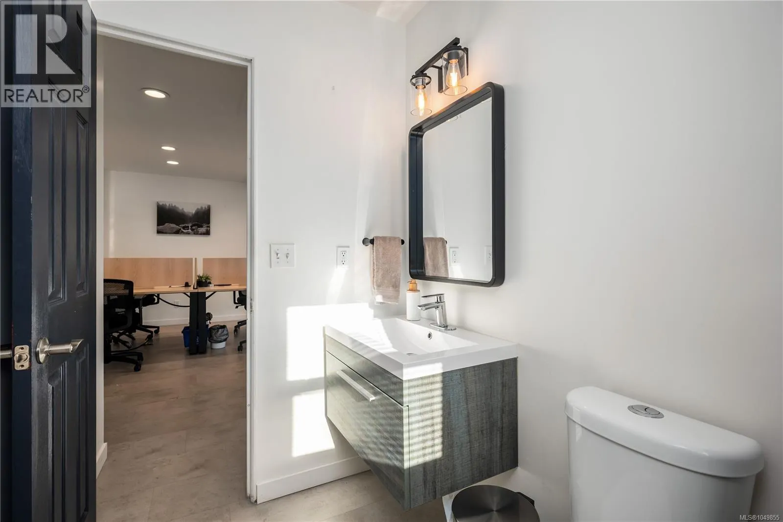 2206/2204 Petersen Pl