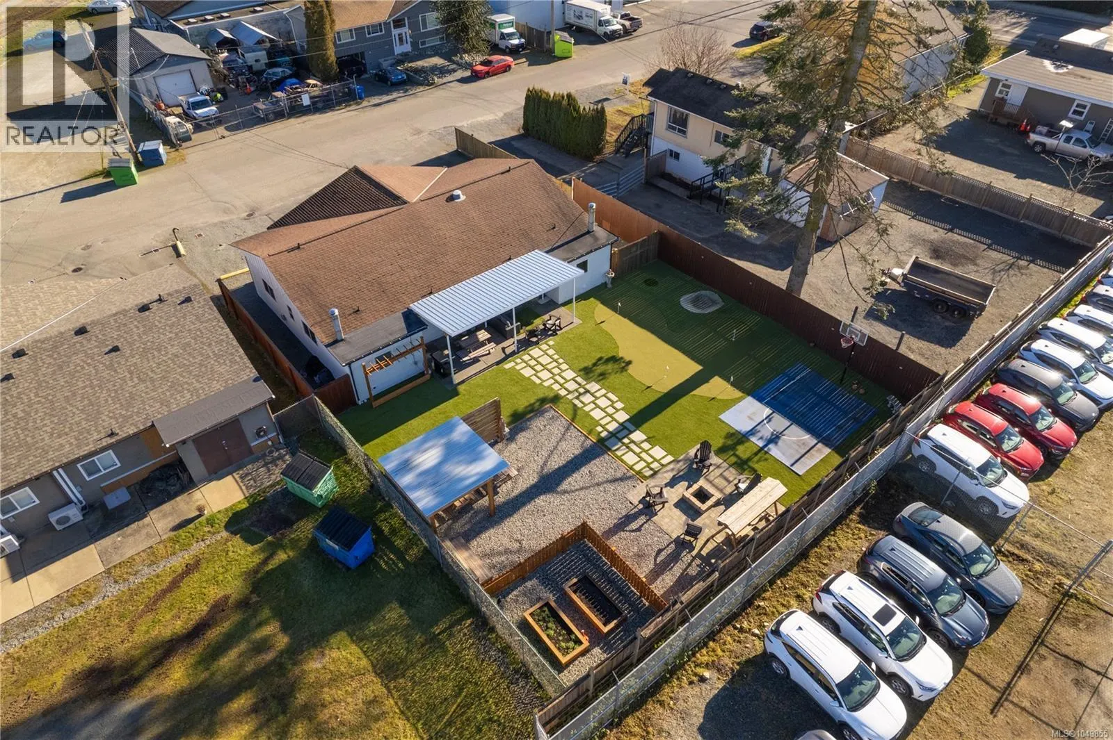 2206/2204 Petersen Pl