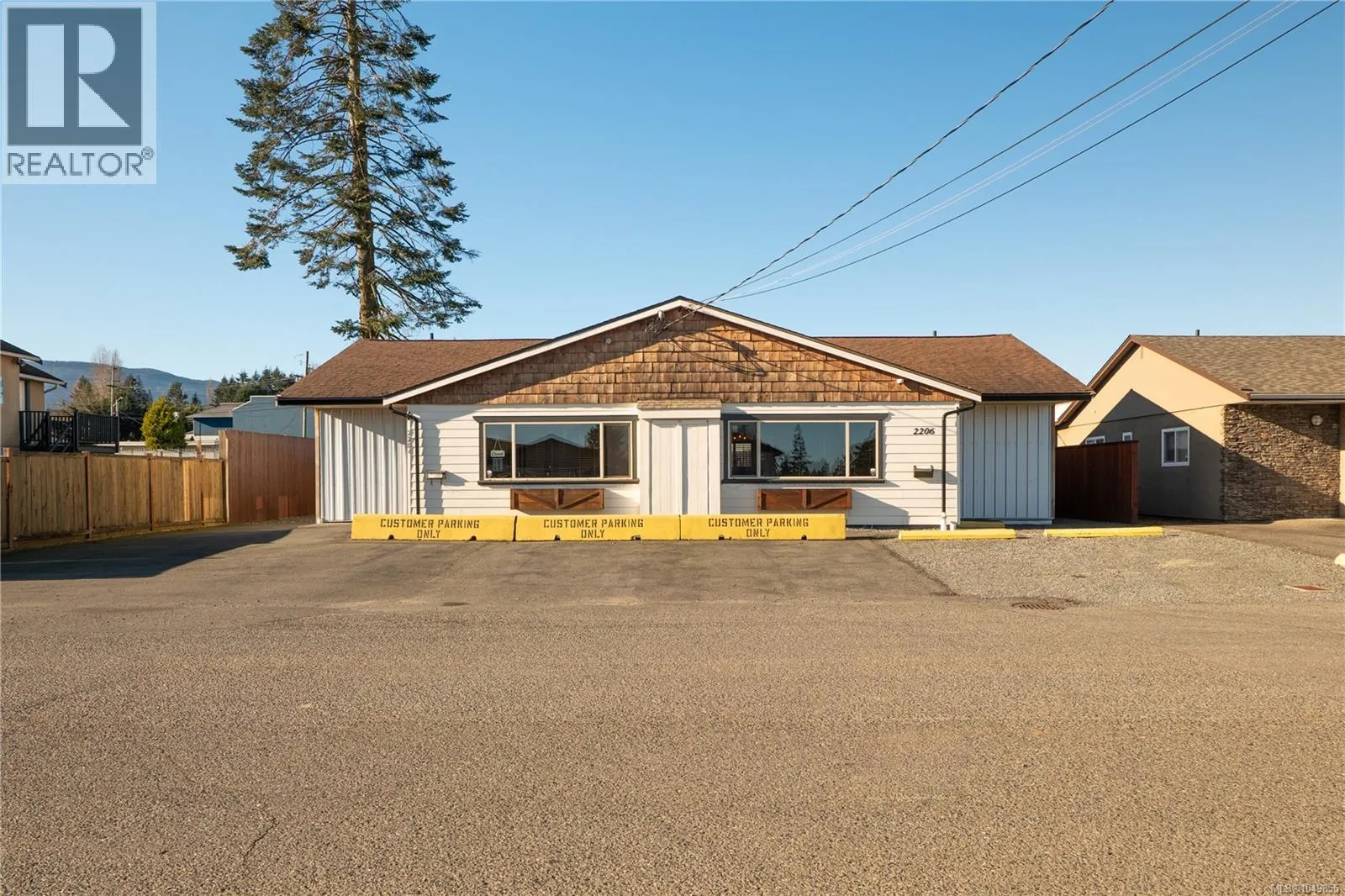 2206/2204 Petersen Pl