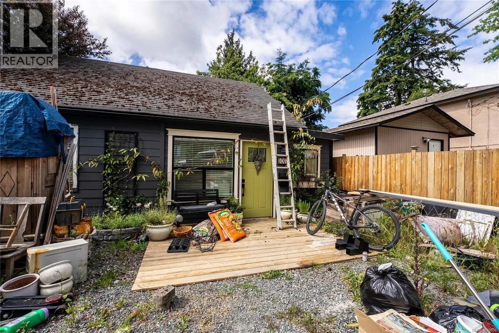 1011 Costin Ave
