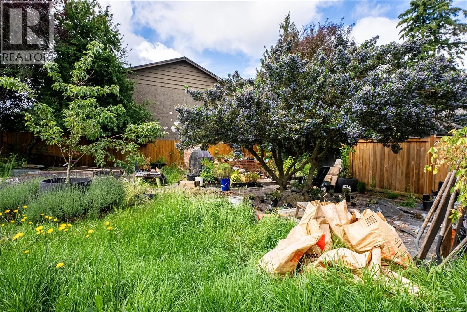 1011 Costin Ave