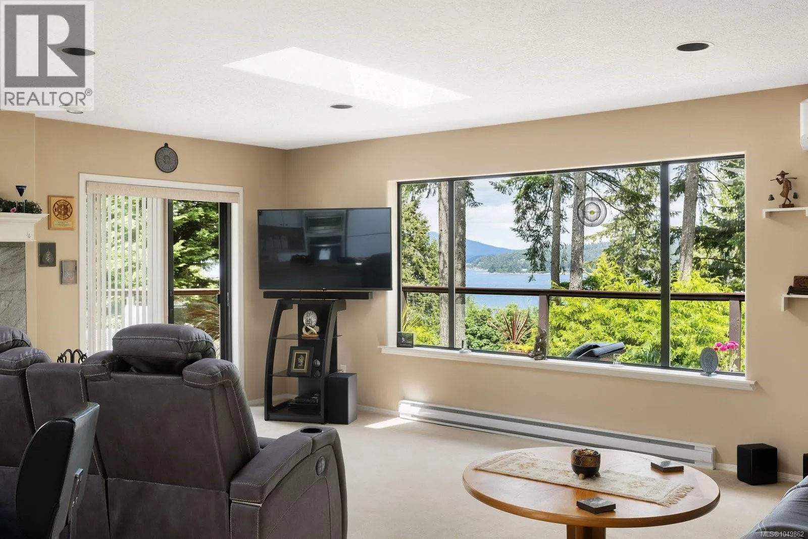 7084 Willis Point Rd