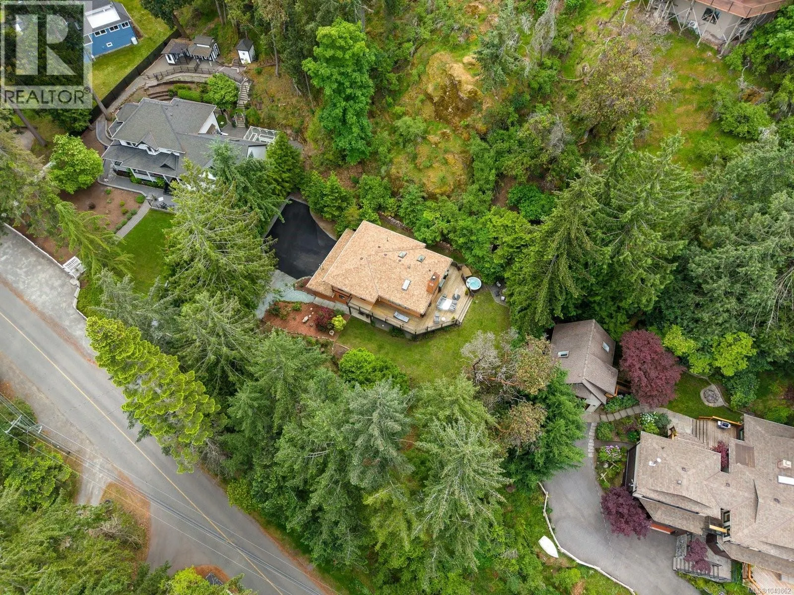 7084 Willis Point Rd