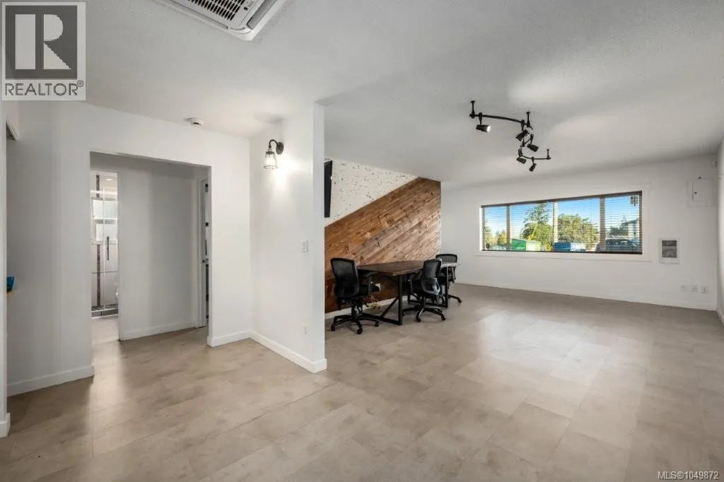 2204/2206 Petersen Pl