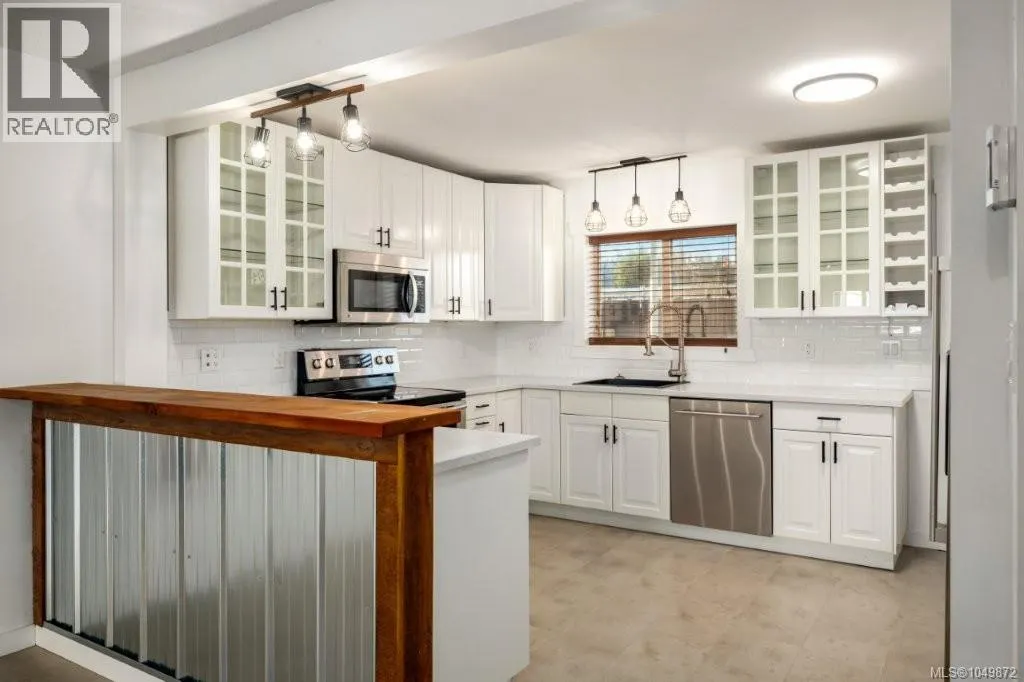 2204/2206 Petersen Pl
